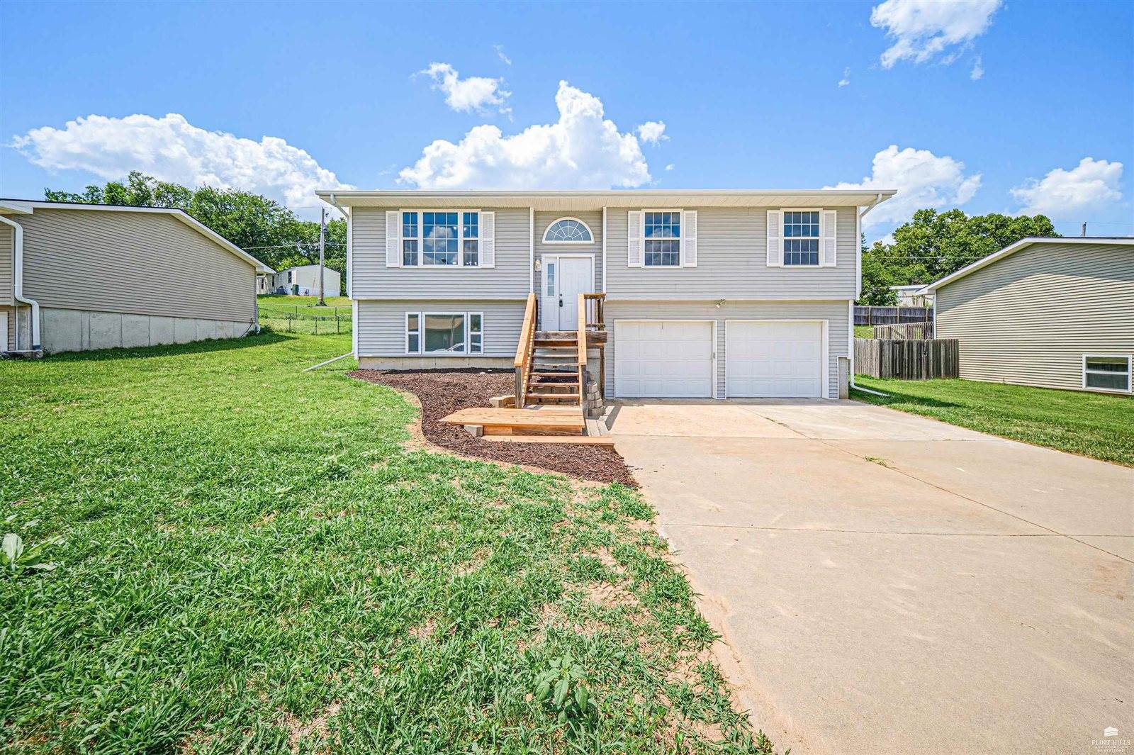 612 Jerry Drive, Grandview Plaza, KS 66441