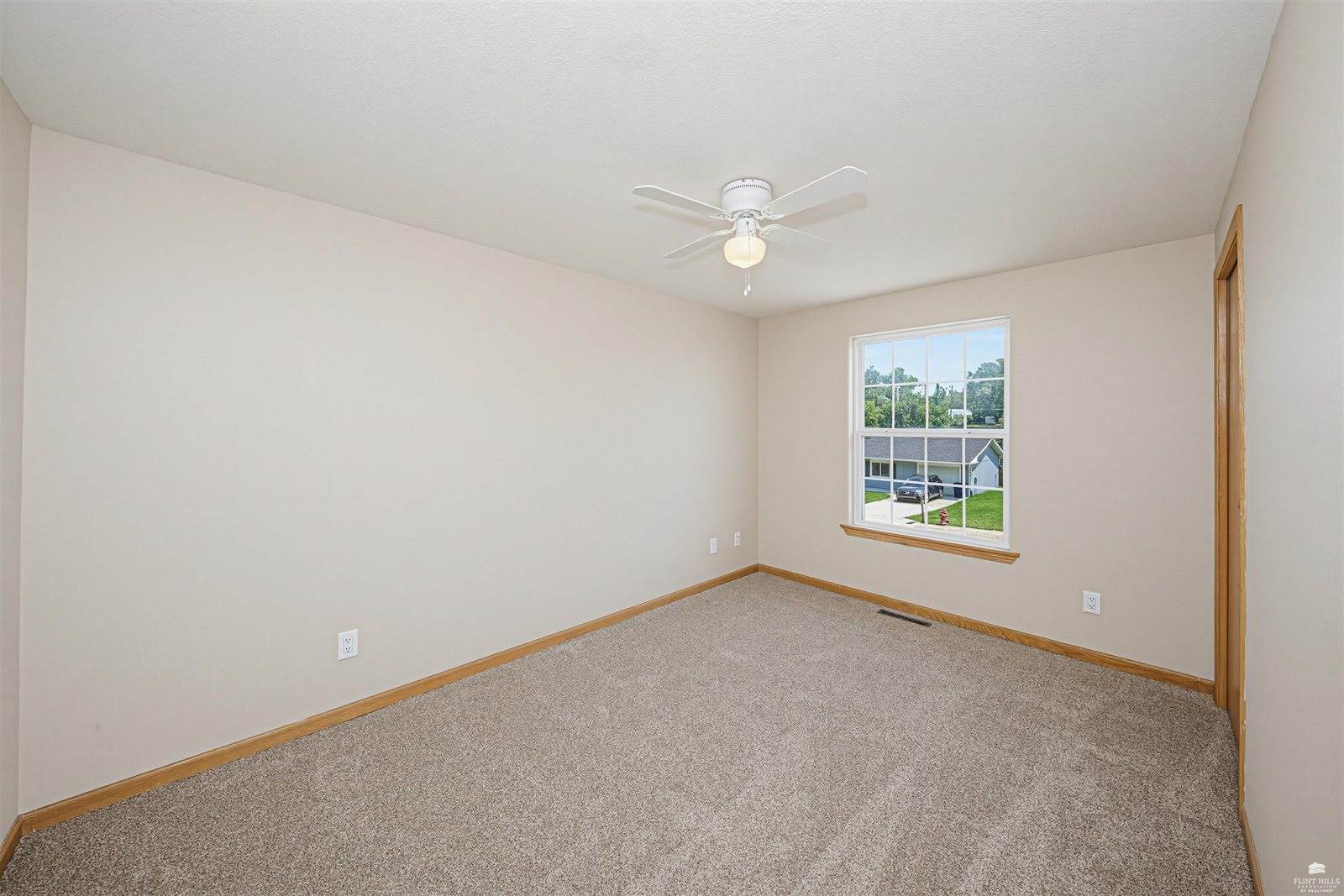 612 Jerry Drive, Grandview Plaza, KS 66441