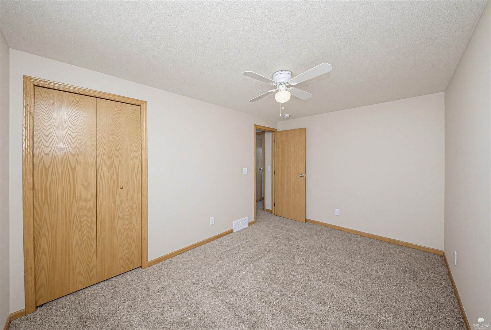 612 Jerry Drive, Grandview Plaza, KS 66441