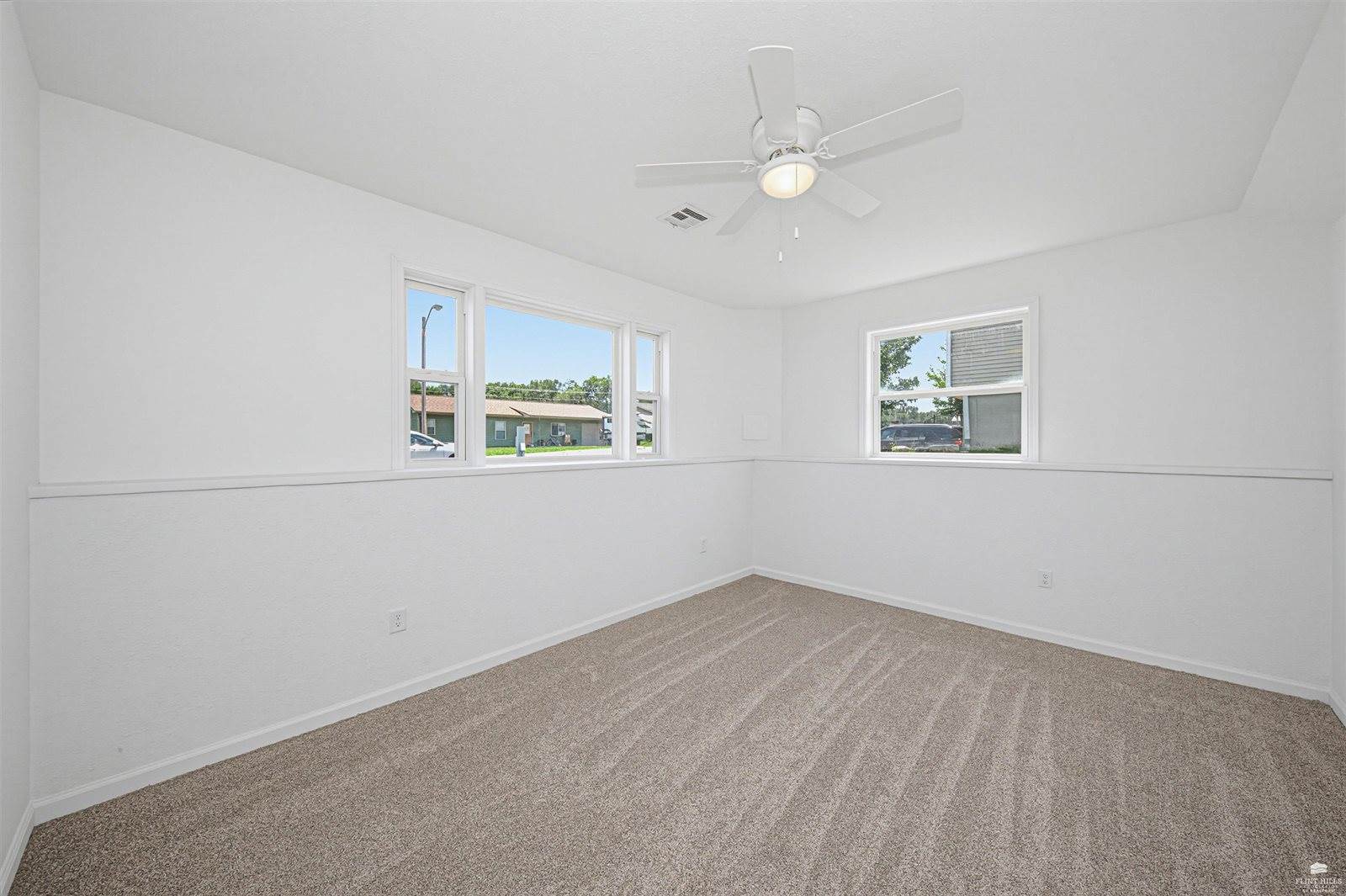 612 Jerry Drive, Grandview Plaza, KS 66441