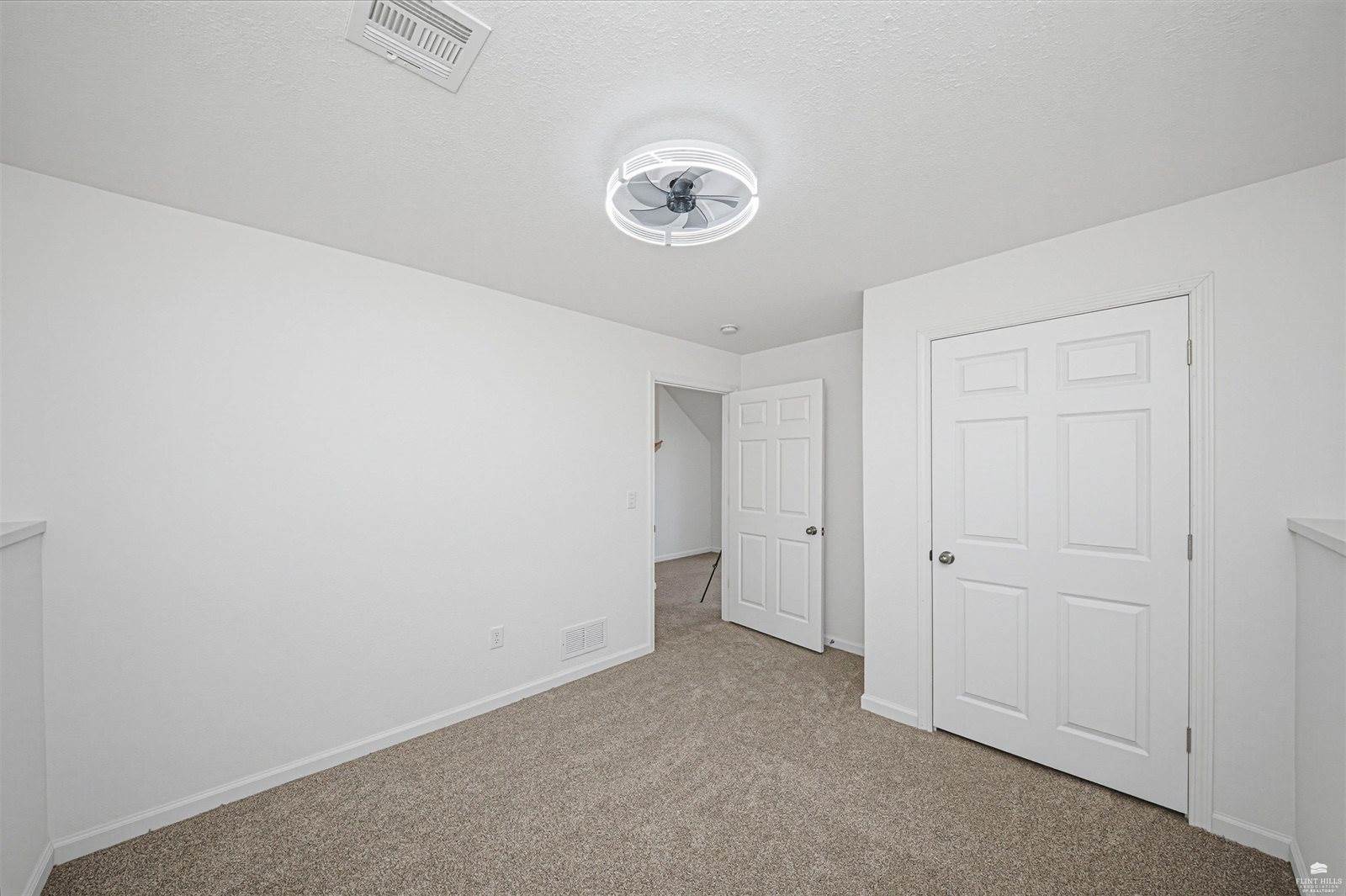 612 Jerry Drive, Grandview Plaza, KS 66441