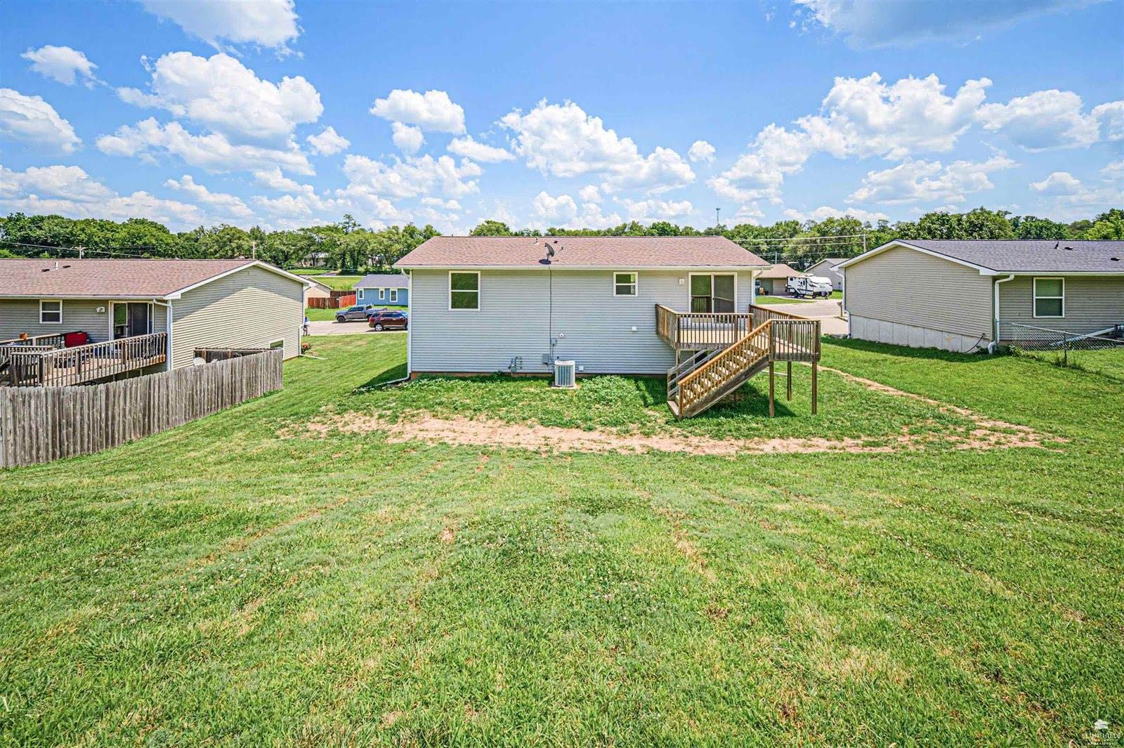 612 Jerry Drive, Grandview Plaza, KS 66441