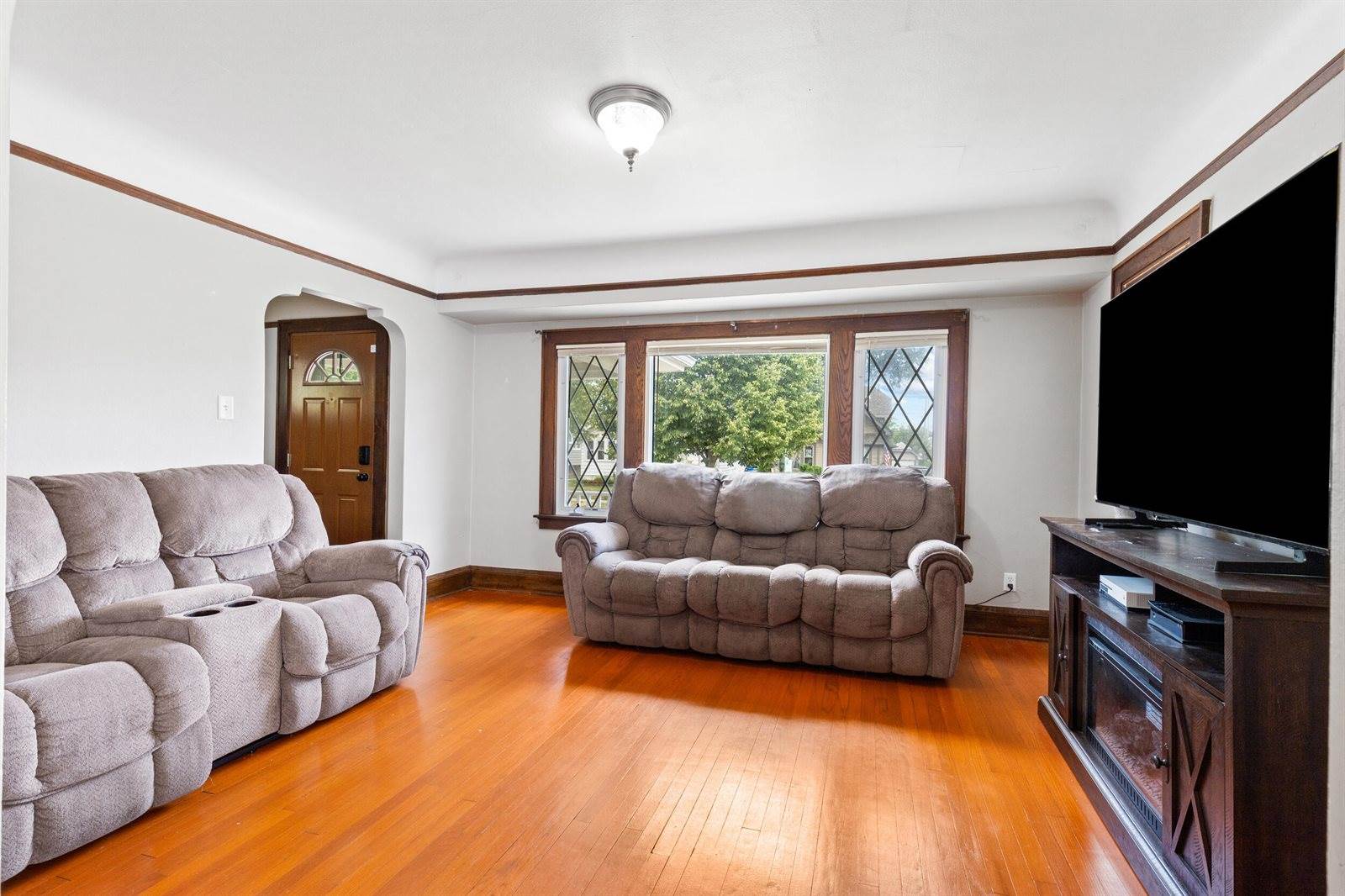 1251 South 53rd St, West Milwaukee, WI 53214