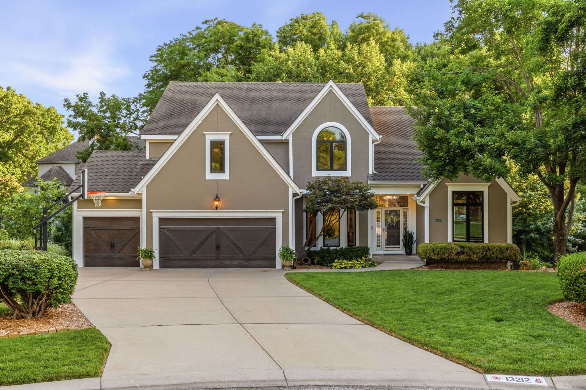 13212 Fontana St, Leawood, KS 66209