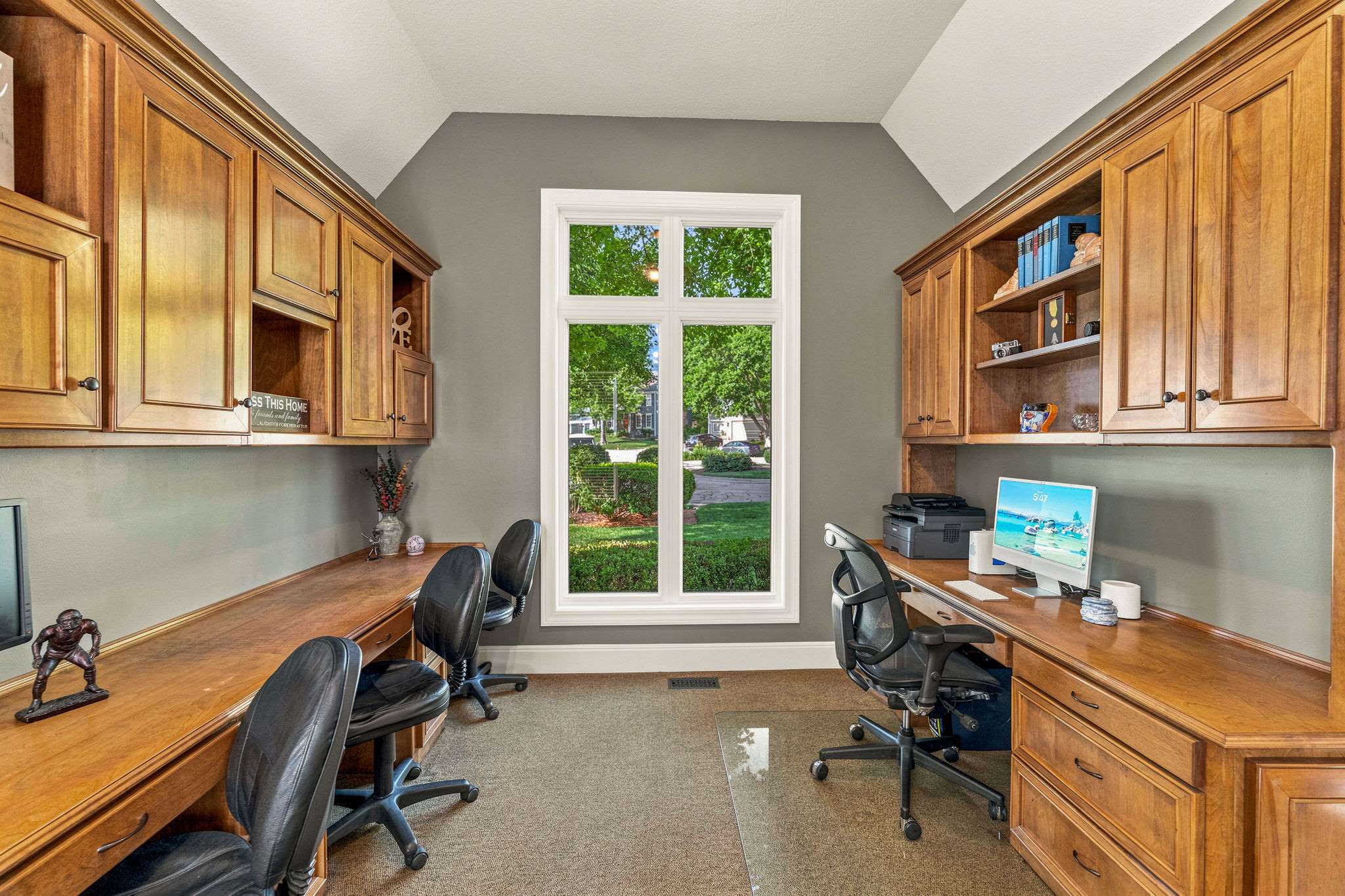 13212 Fontana St, Leawood, KS 66209