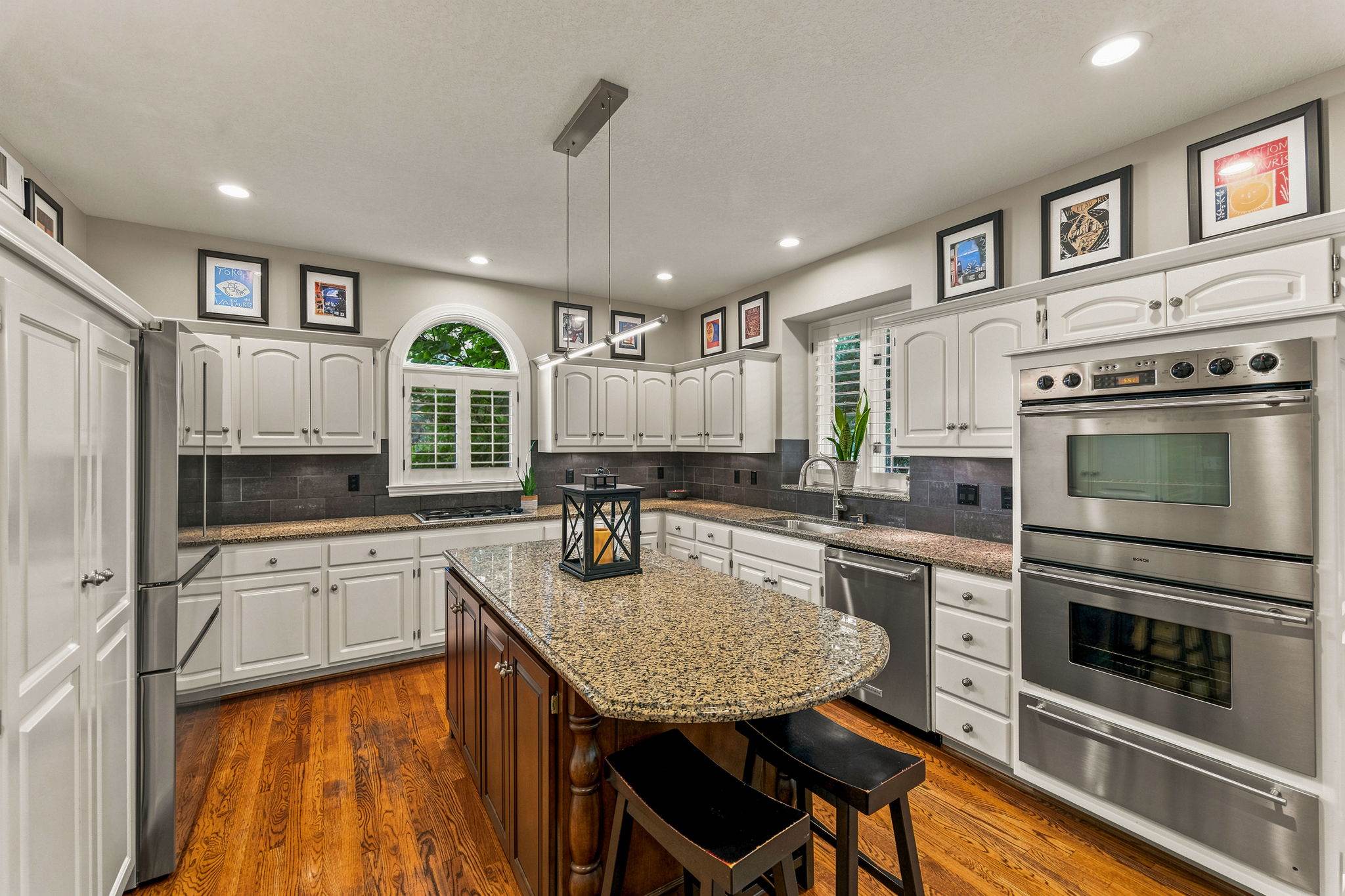 13212 Fontana St, Leawood, KS 66209