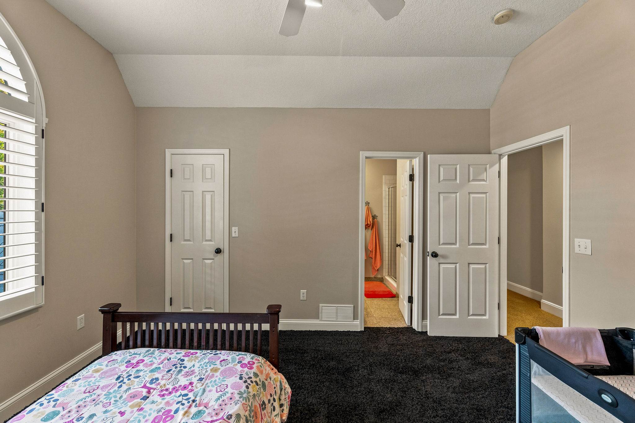 13212 Fontana St, Leawood, KS 66209