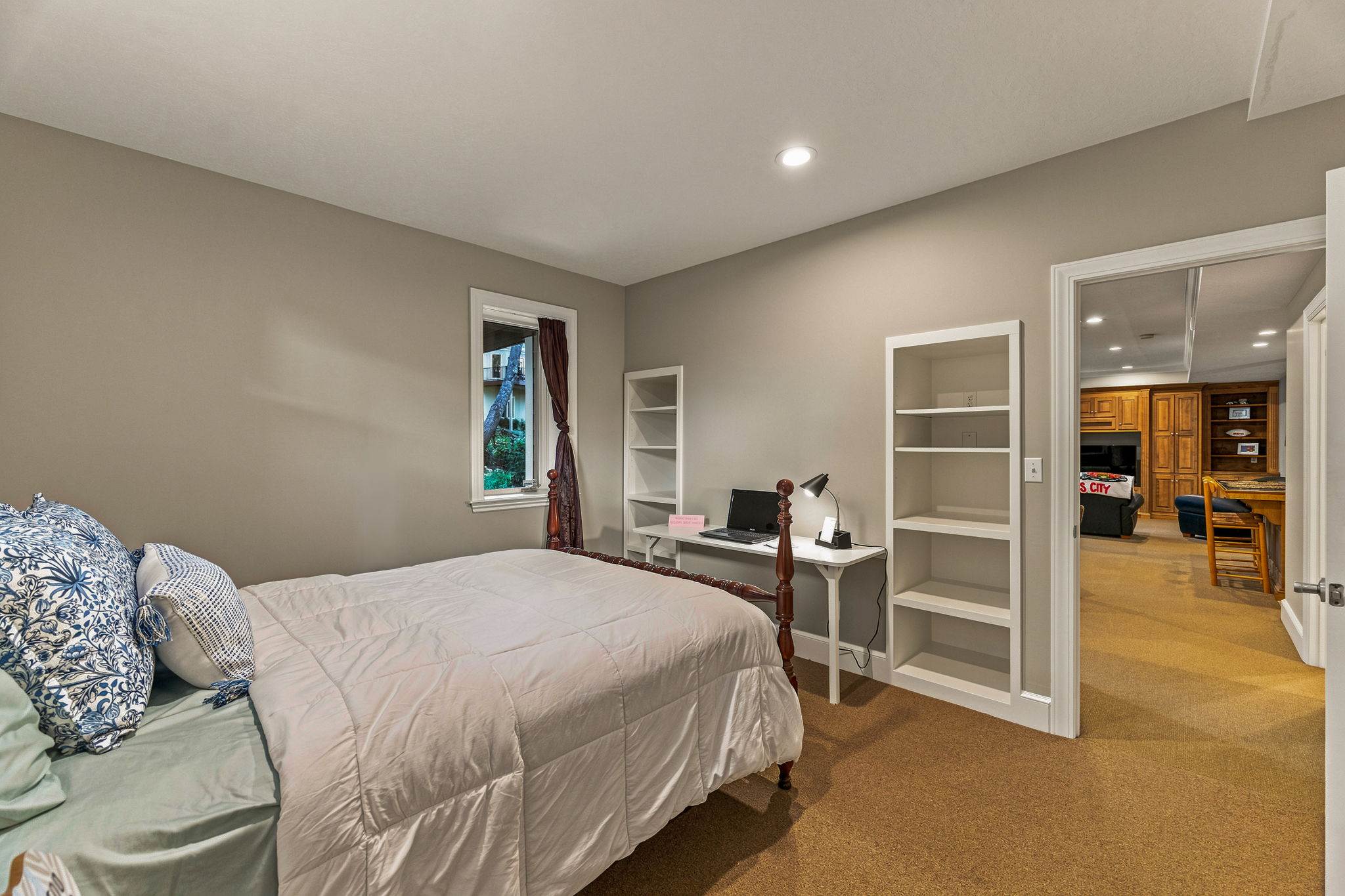 13212 Fontana St, Leawood, KS 66209