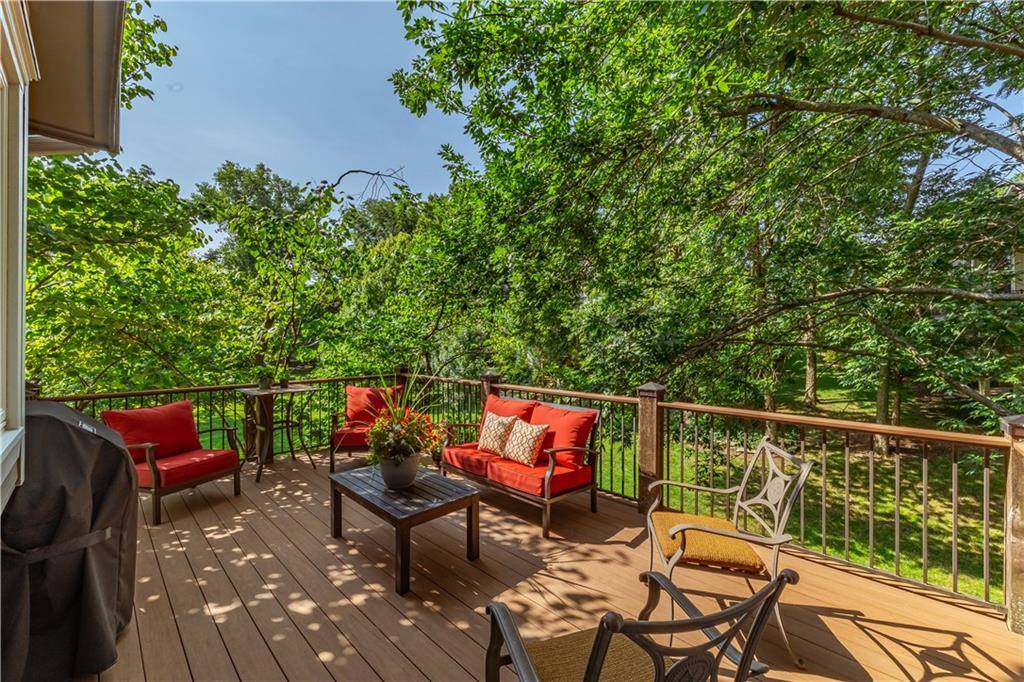 13212 Fontana St, Leawood, KS 66209
