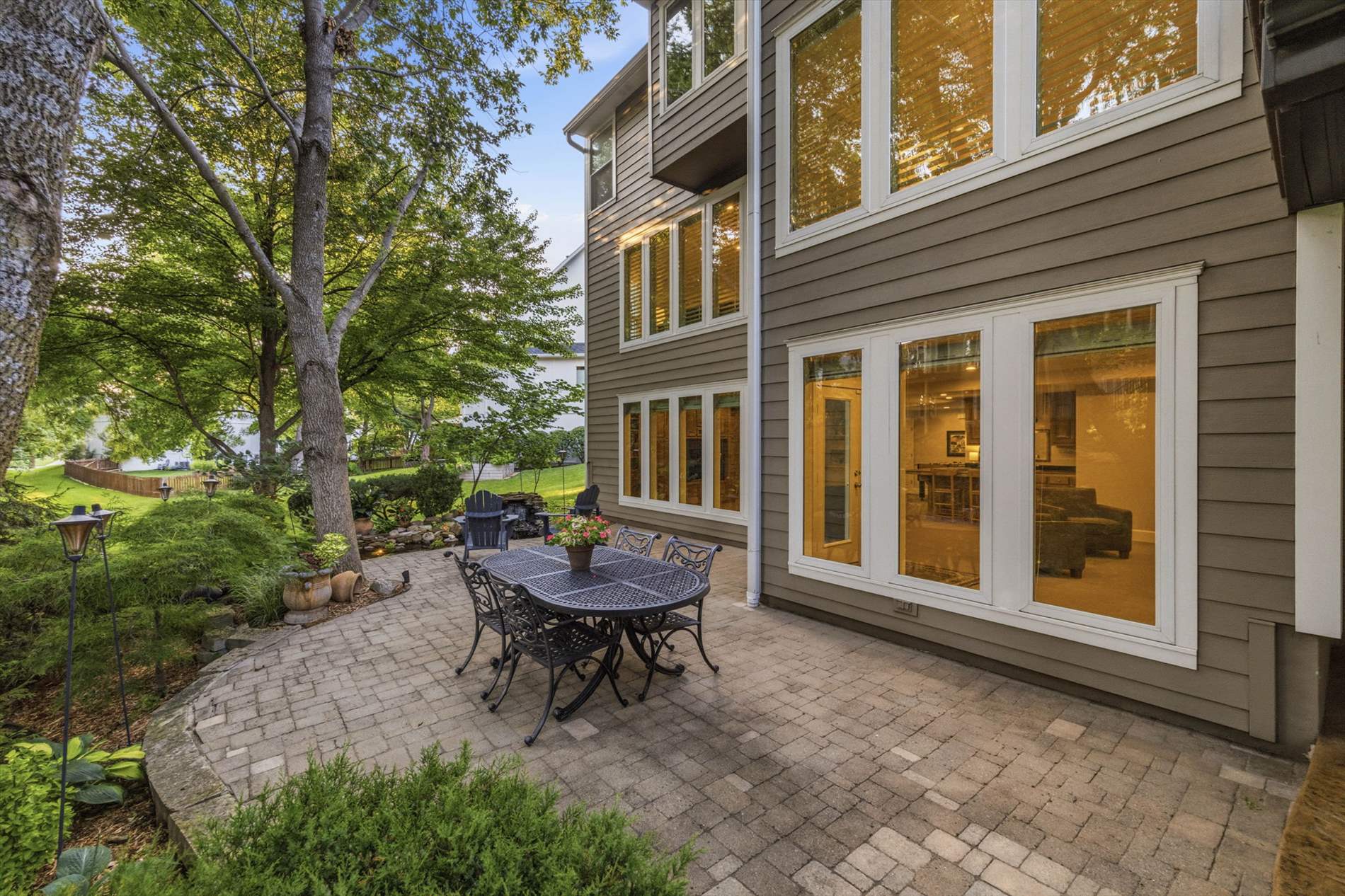 13212 Fontana St, Leawood, KS 66209