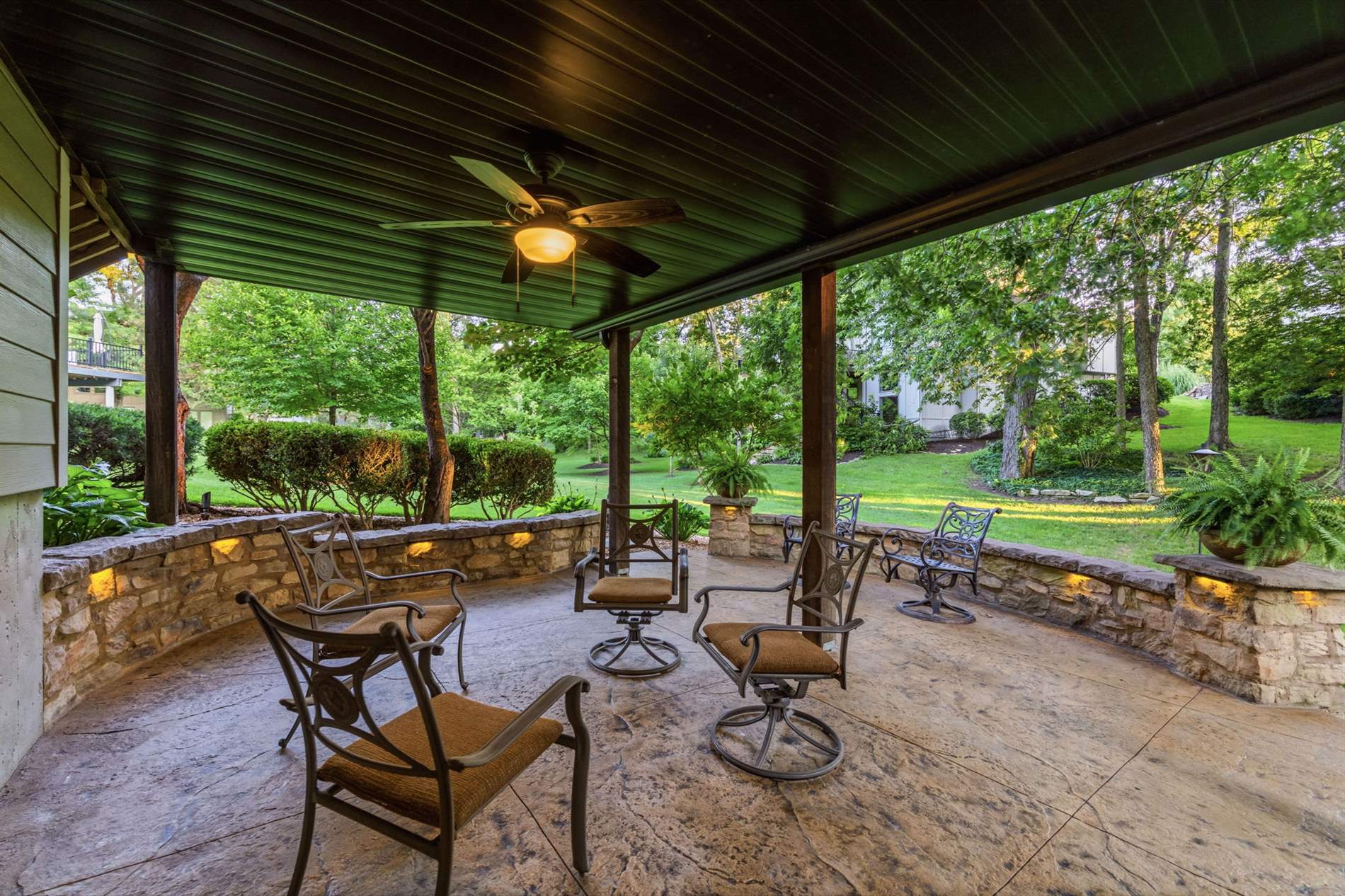 13212 Fontana St, Leawood, KS 66209