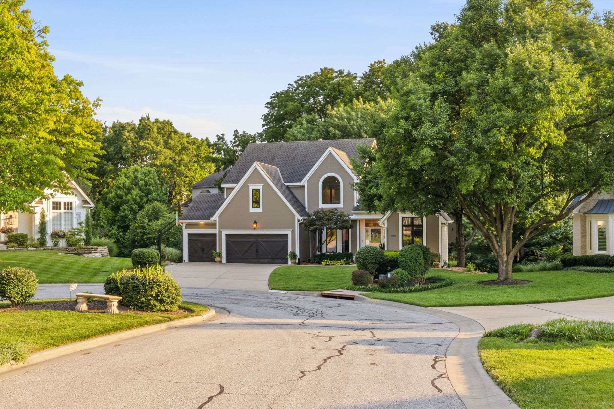 13212 Fontana St, Leawood, KS 66209