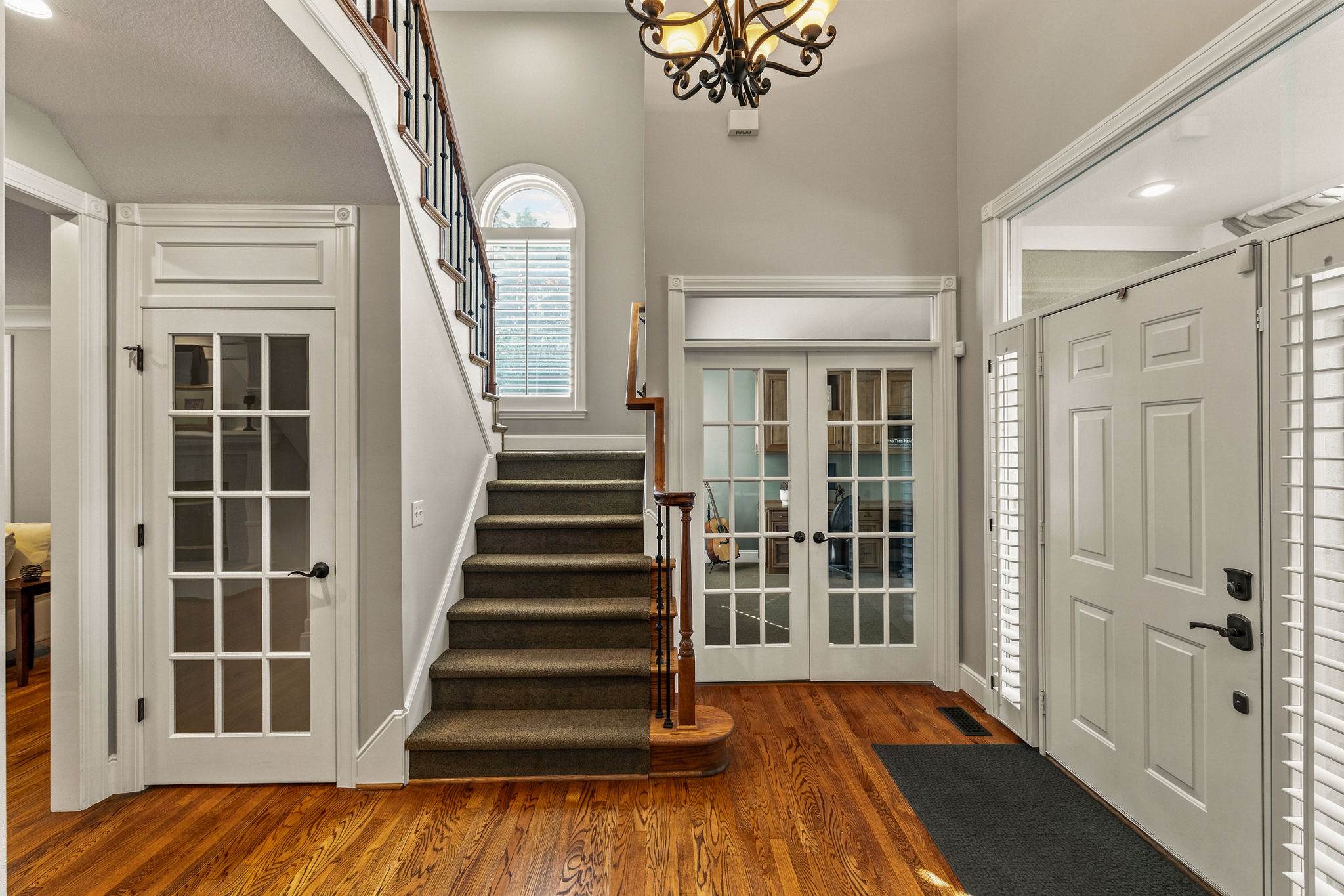 13212 Fontana St, Leawood, KS 66209