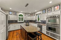 13212 Fontana St, Leawood, KS 66209