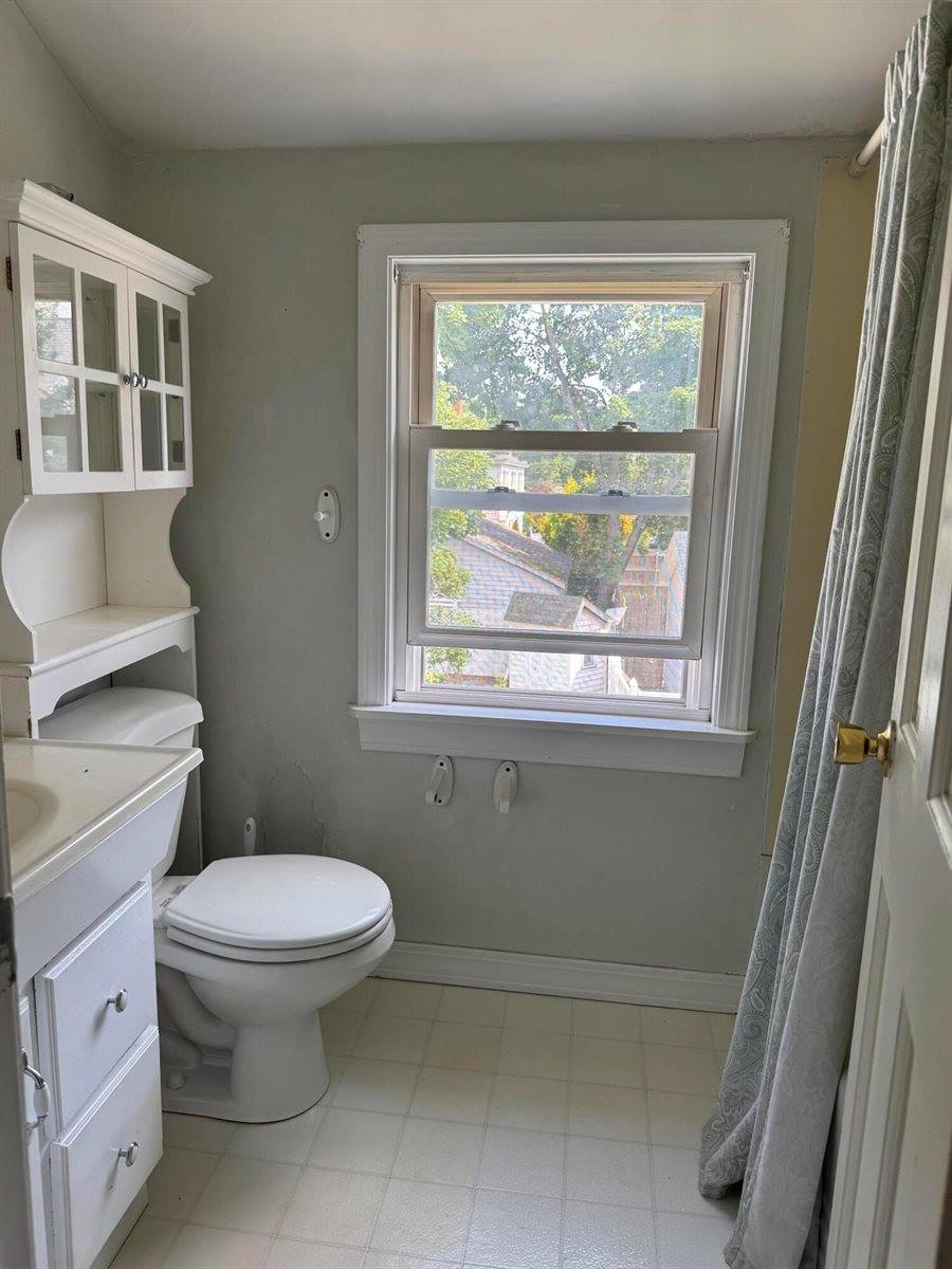 76 Vernon Street, Bangor, ME 04401