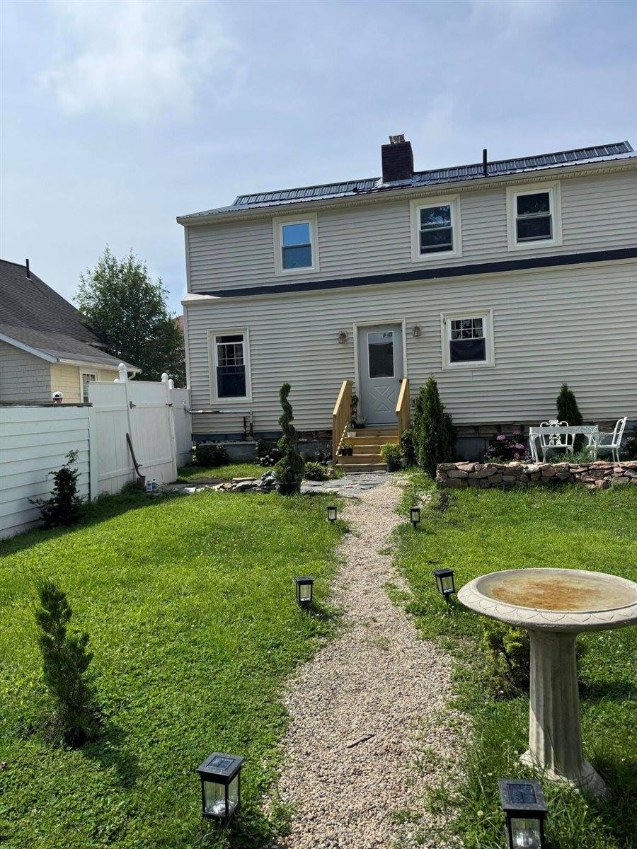 76 Vernon Street, Bangor, ME 04401