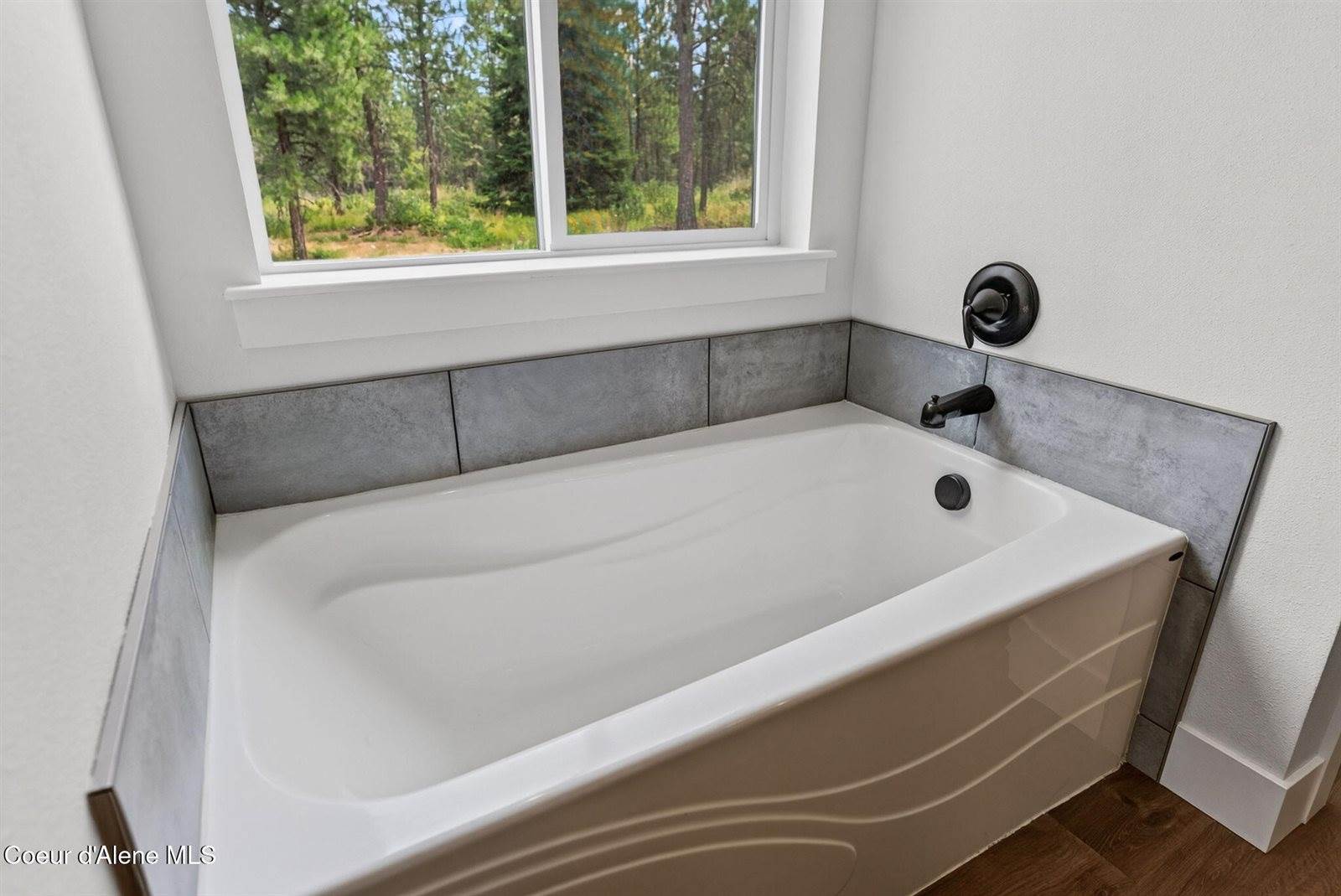 871 Kenai, Athol, ID 83801