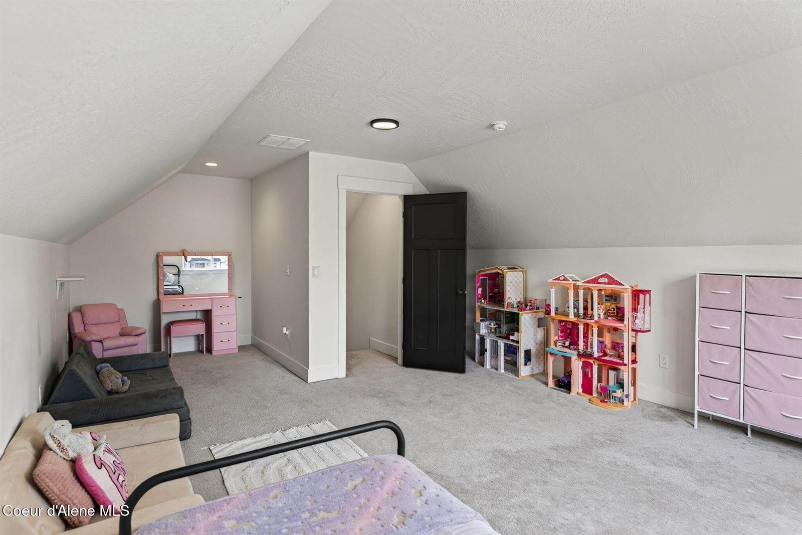 871 Kenai, Athol, ID 83801