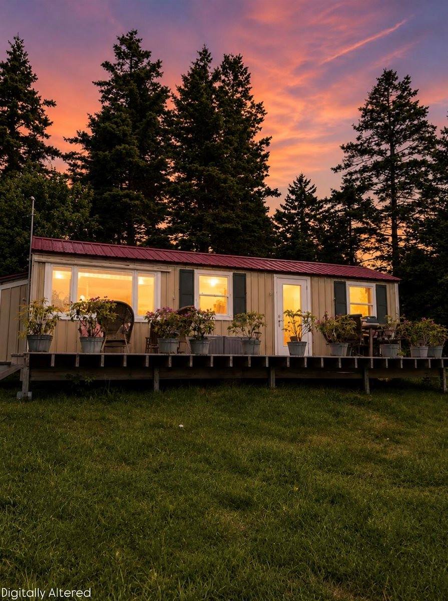 412 Minturn Road, Swans Island, ME 04685