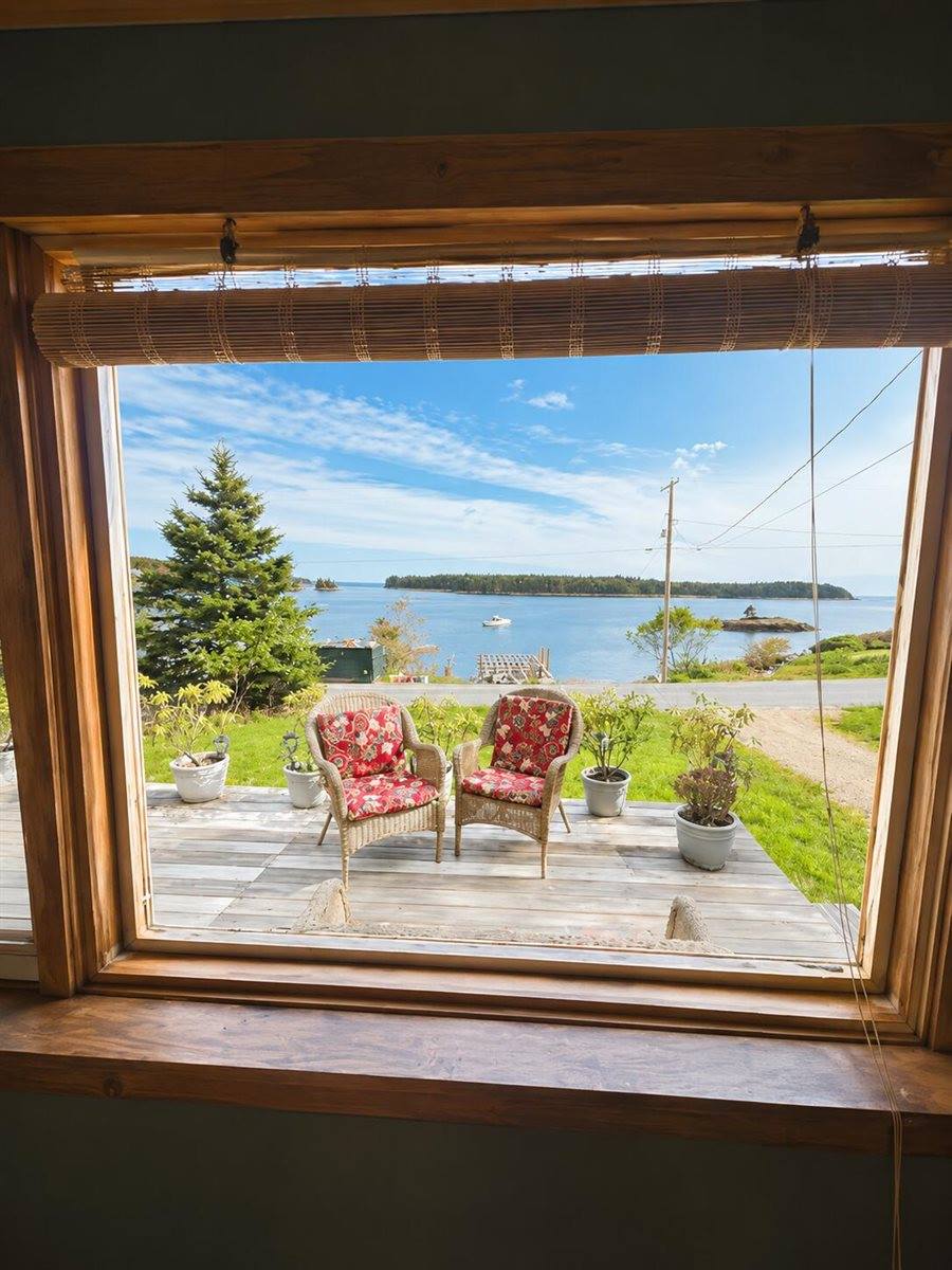 412 Minturn Road, Swans Island, ME 04685