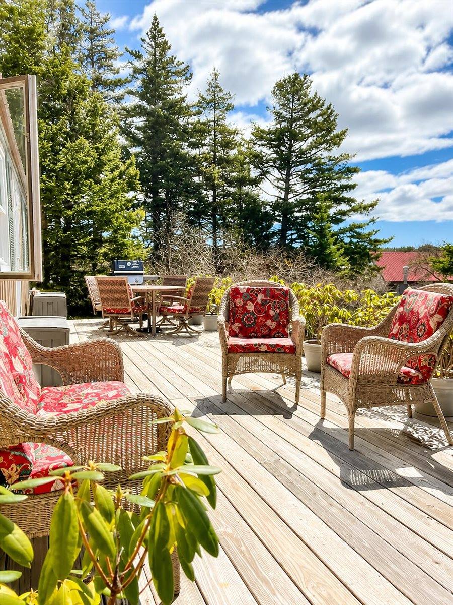 412 Minturn Road, Swans Island, ME 04685