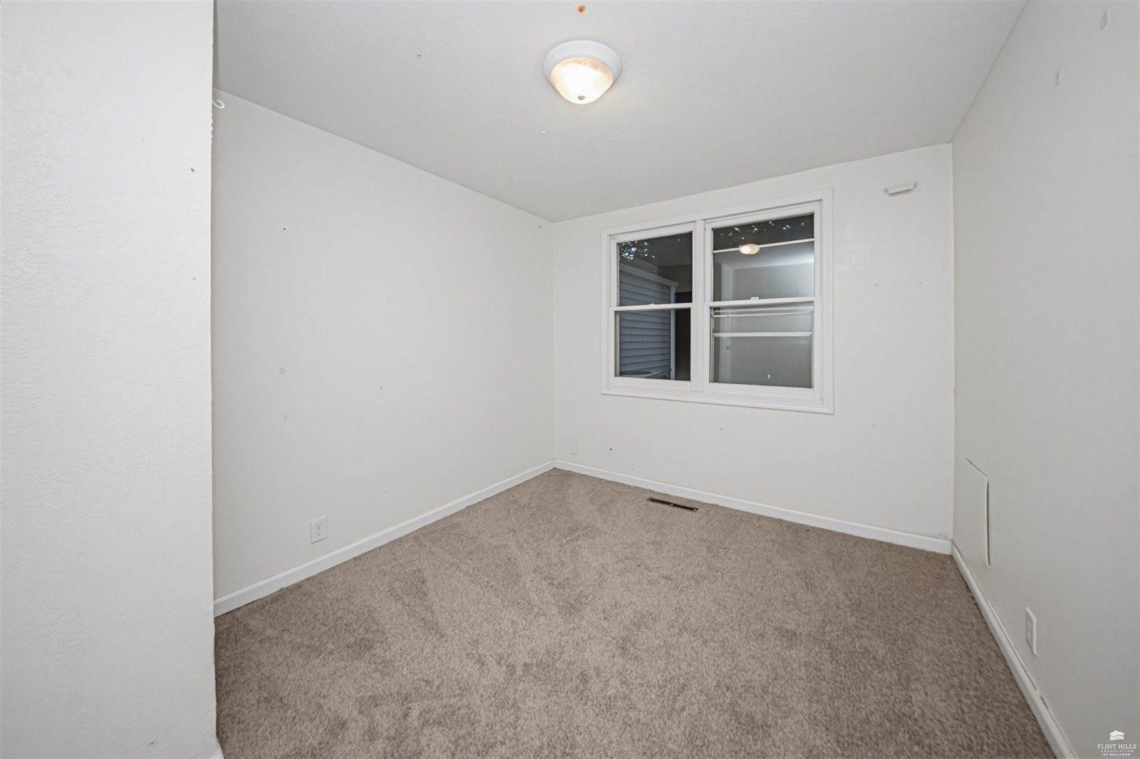 933 West 9th Street, Junction City, KS 66441