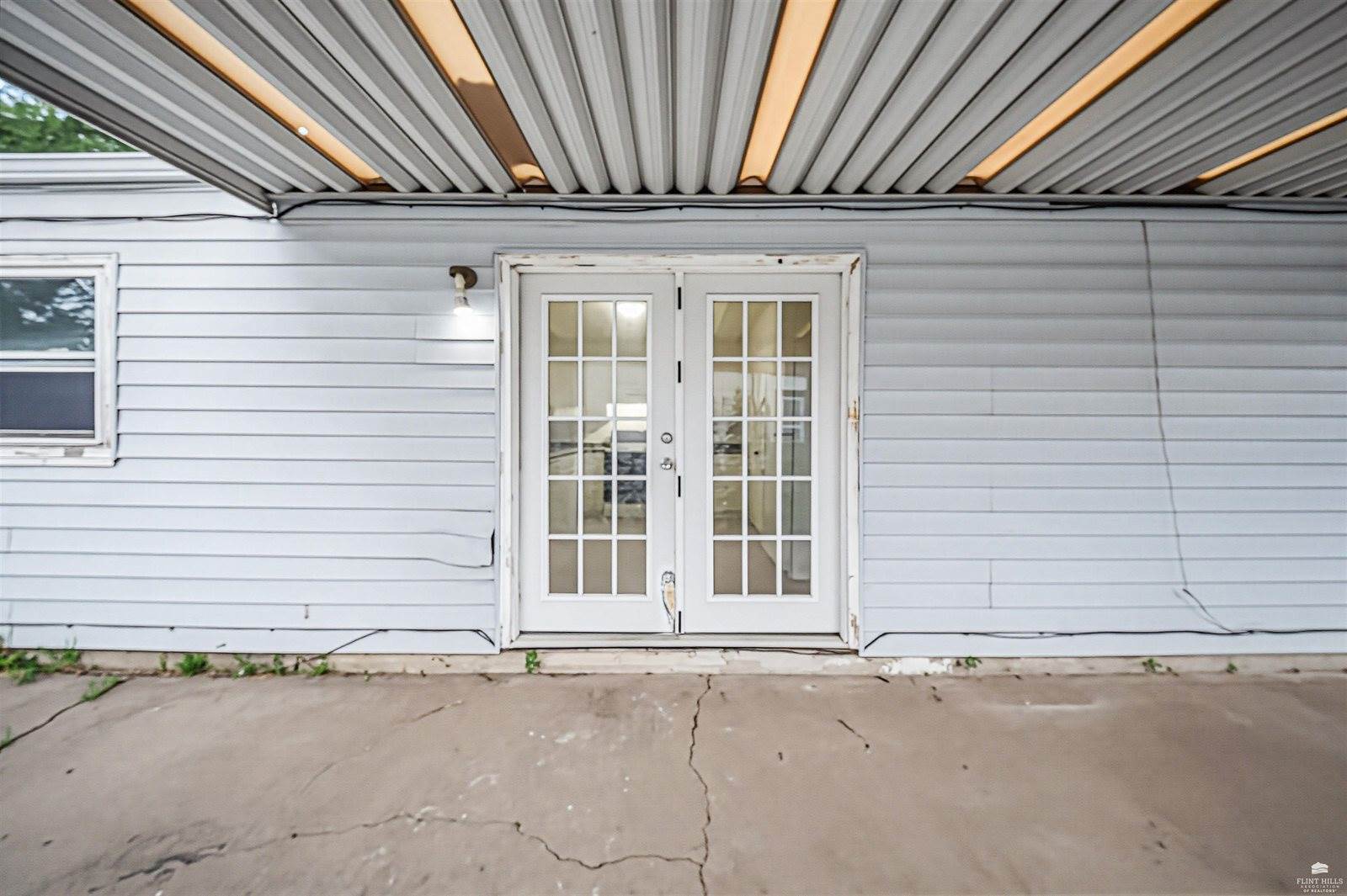 933 West 9th Street, Junction City, KS 66441