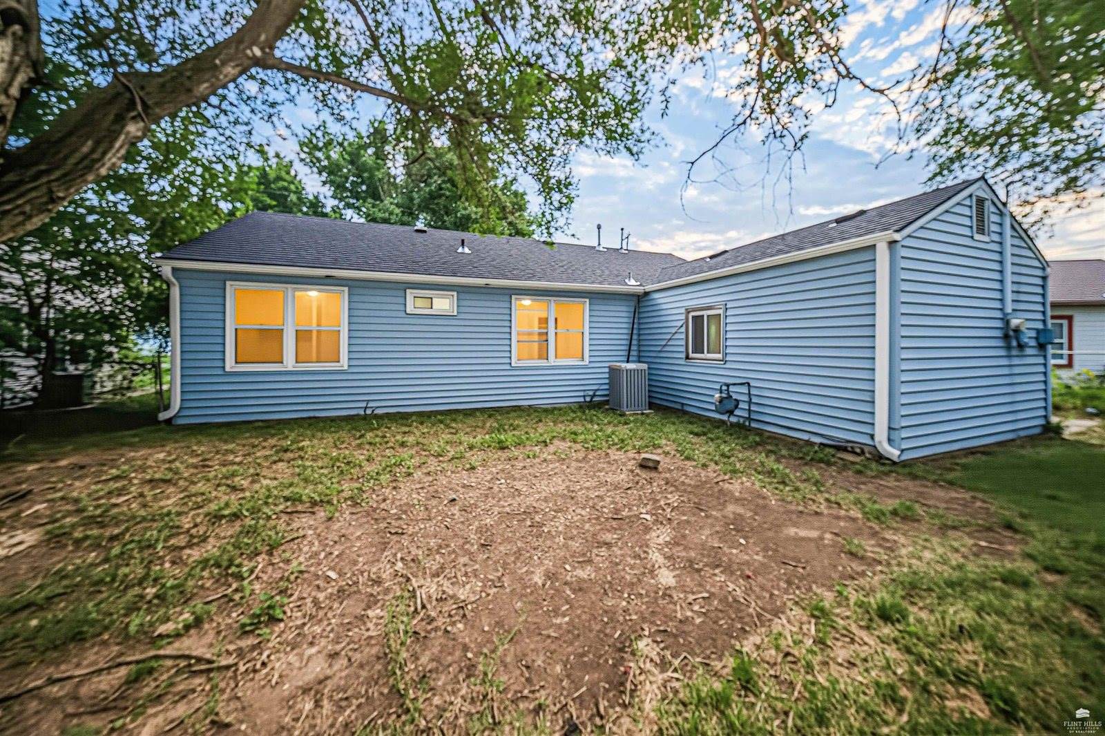 933 West 9th Street, Junction City, KS 66441