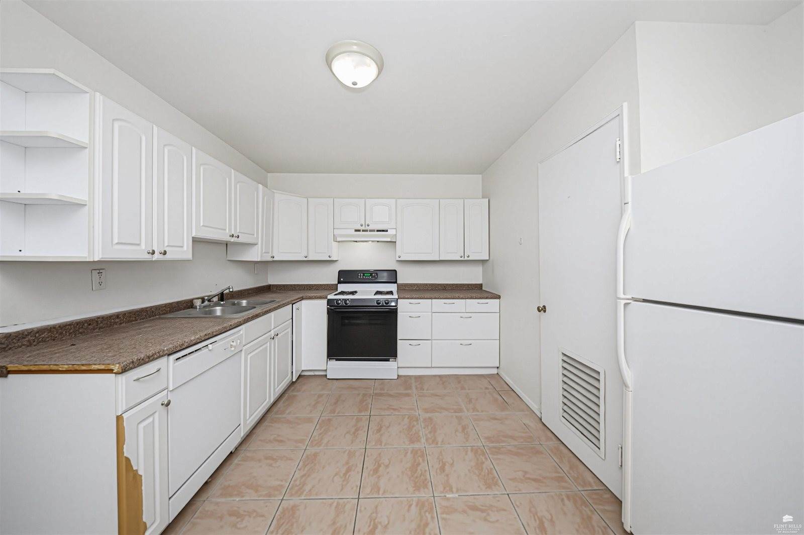 933 West 9th Street, Junction City, KS 66441