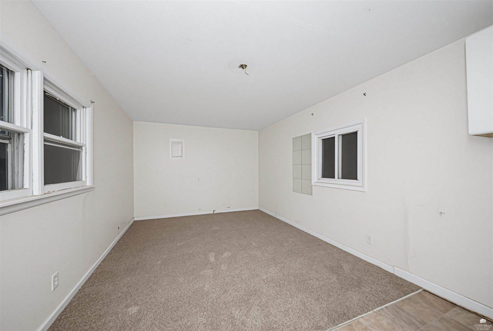 933 West 9th Street, Junction City, KS 66441