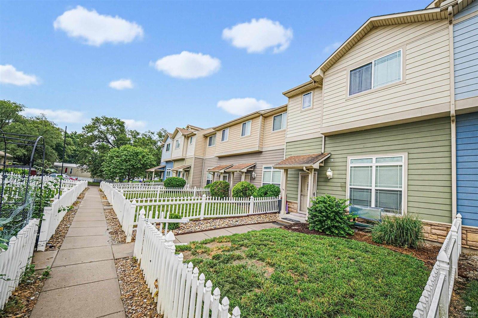 35 fuller Circle, Junction City, KS 66441