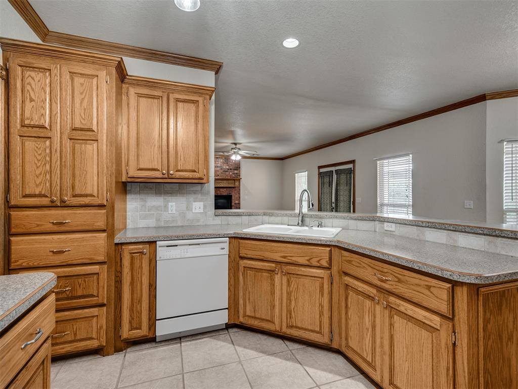 20200 SE 43rd Street, Harrah, OK 73045