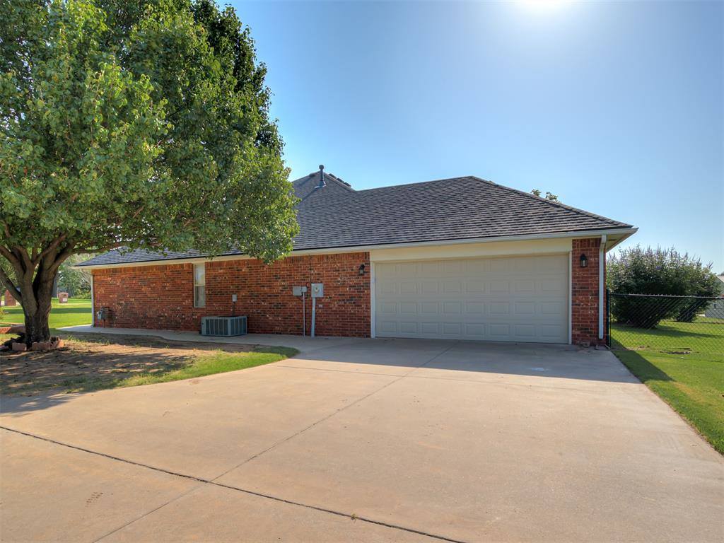 20200 SE 43rd Street, Harrah, OK 73045