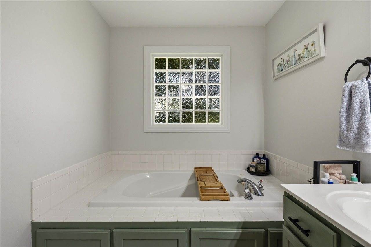 413 Crossfield Way, Bowling Green, KY 42104