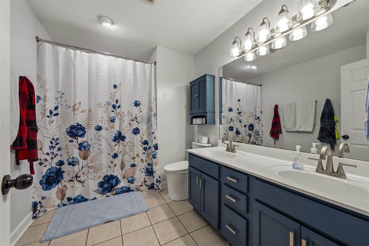 413 Crossfield Way, Bowling Green, KY 42104
