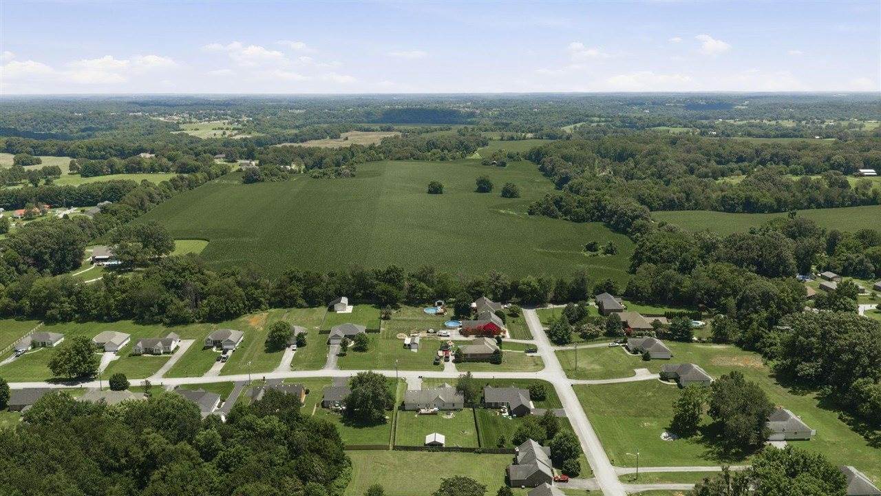 413 Crossfield Way, Bowling Green, KY 42104