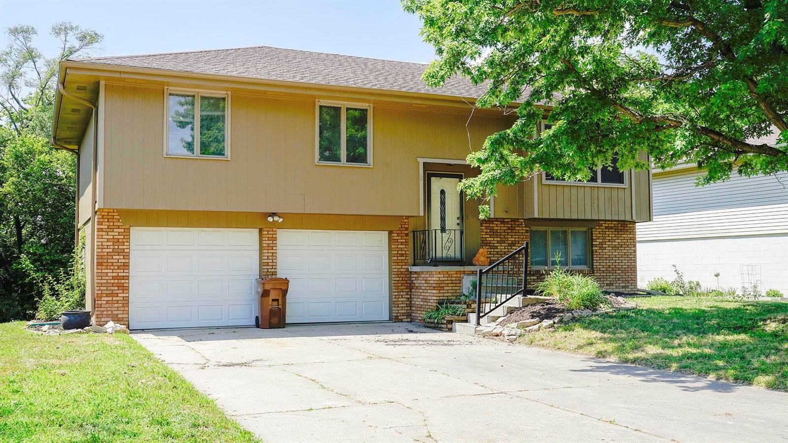 13106 South 24TH Street, Bellevue, NE 68123