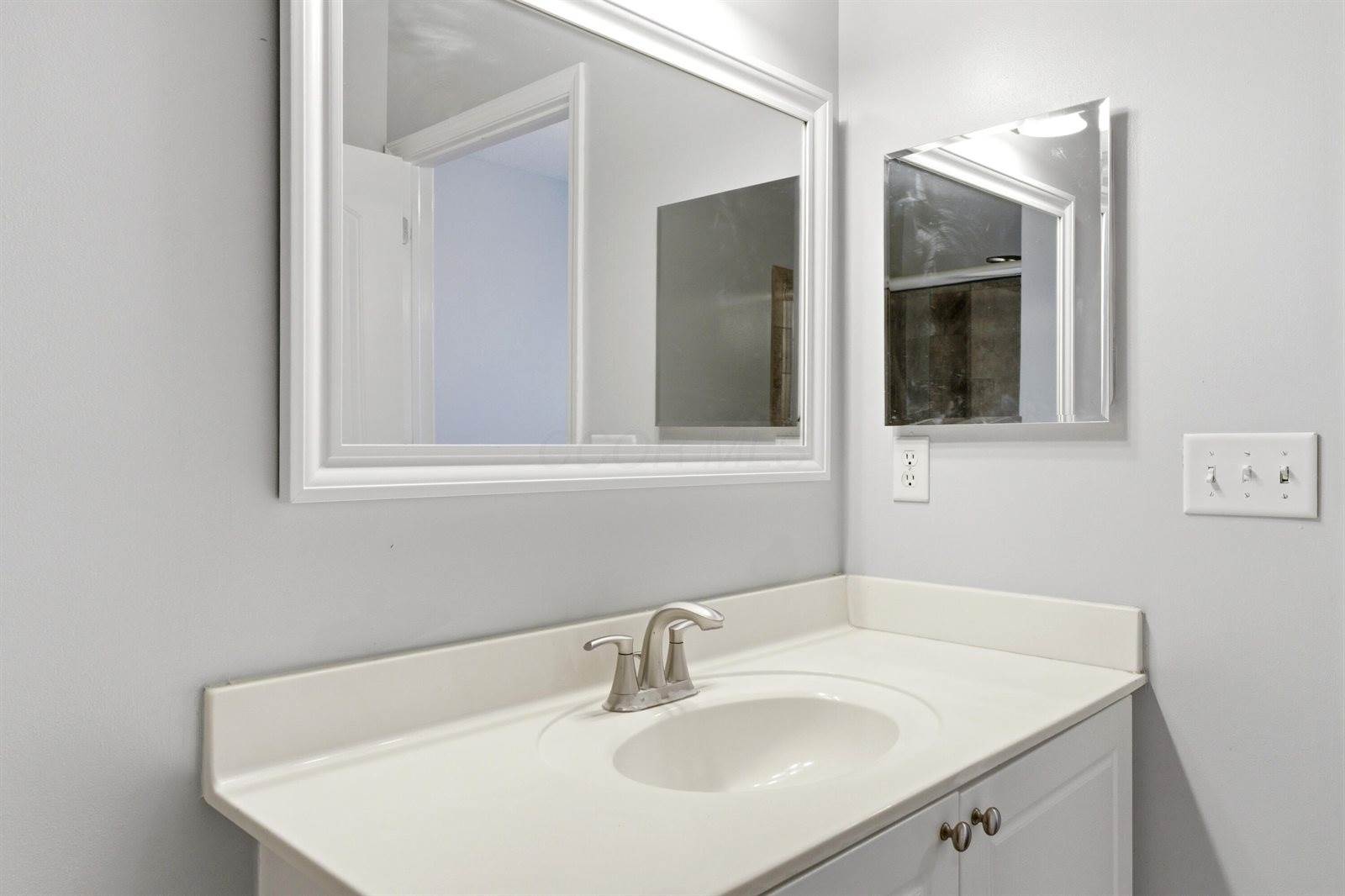 7728 South Essex Gate Drive, Dublin, OH 43016