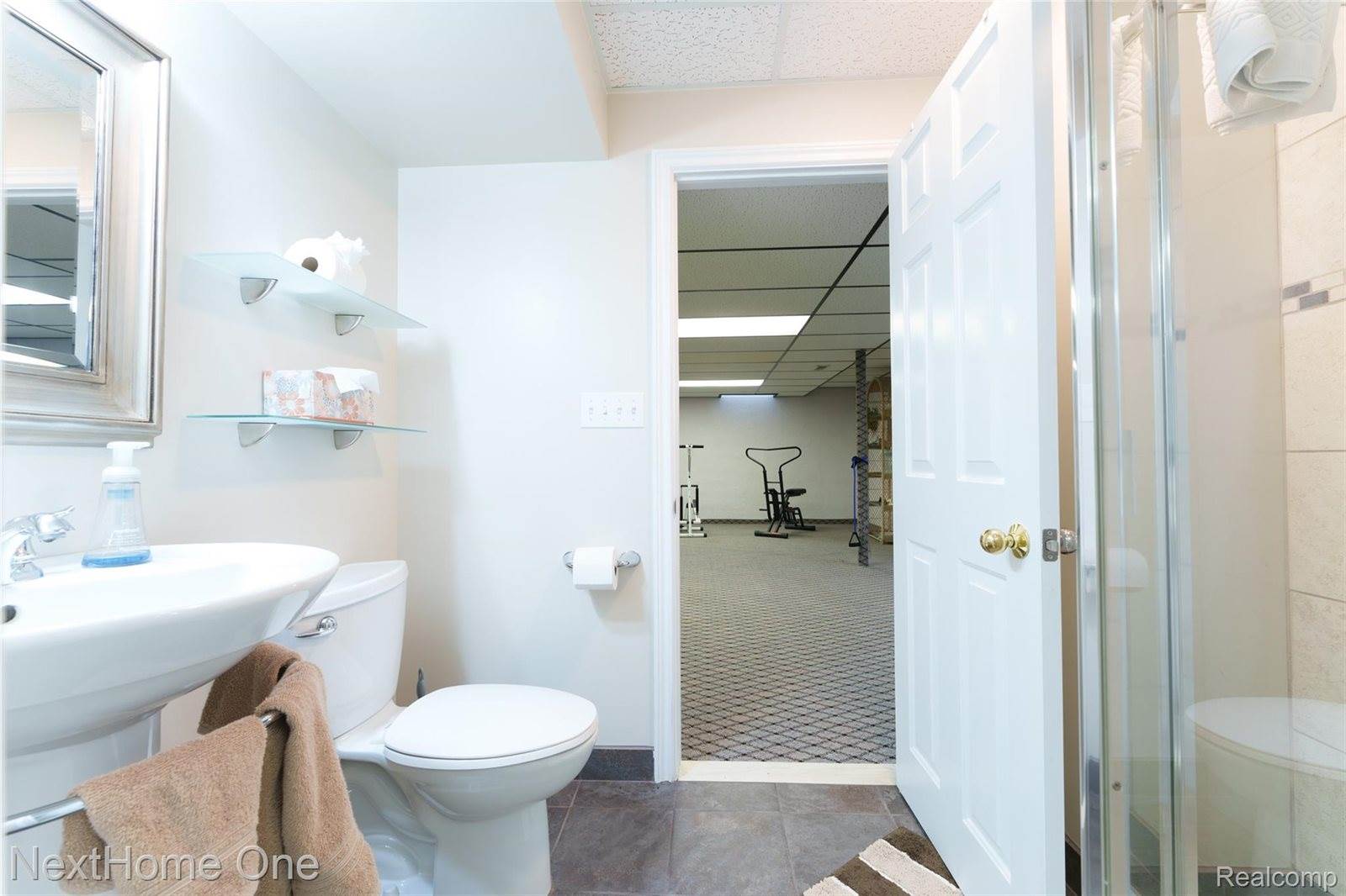 16357 Country Knoll Drive, NorthvilleTownship_Wayne, MI 48168