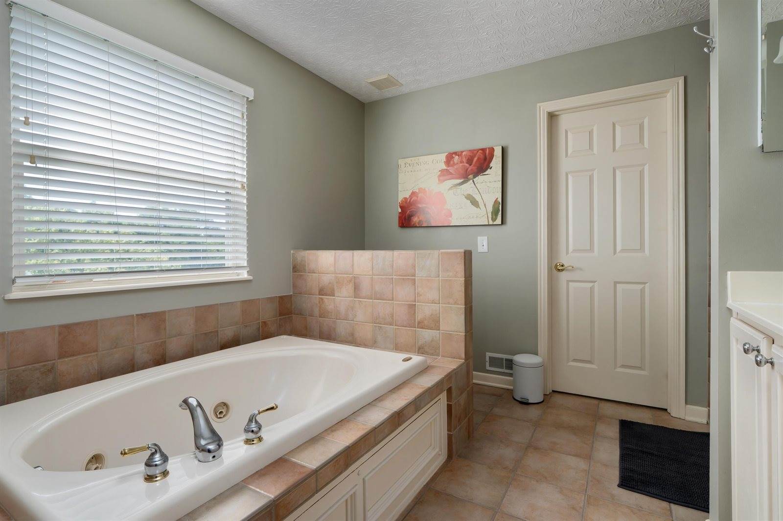7050 Kellogg Drive, Powell, OH 43065