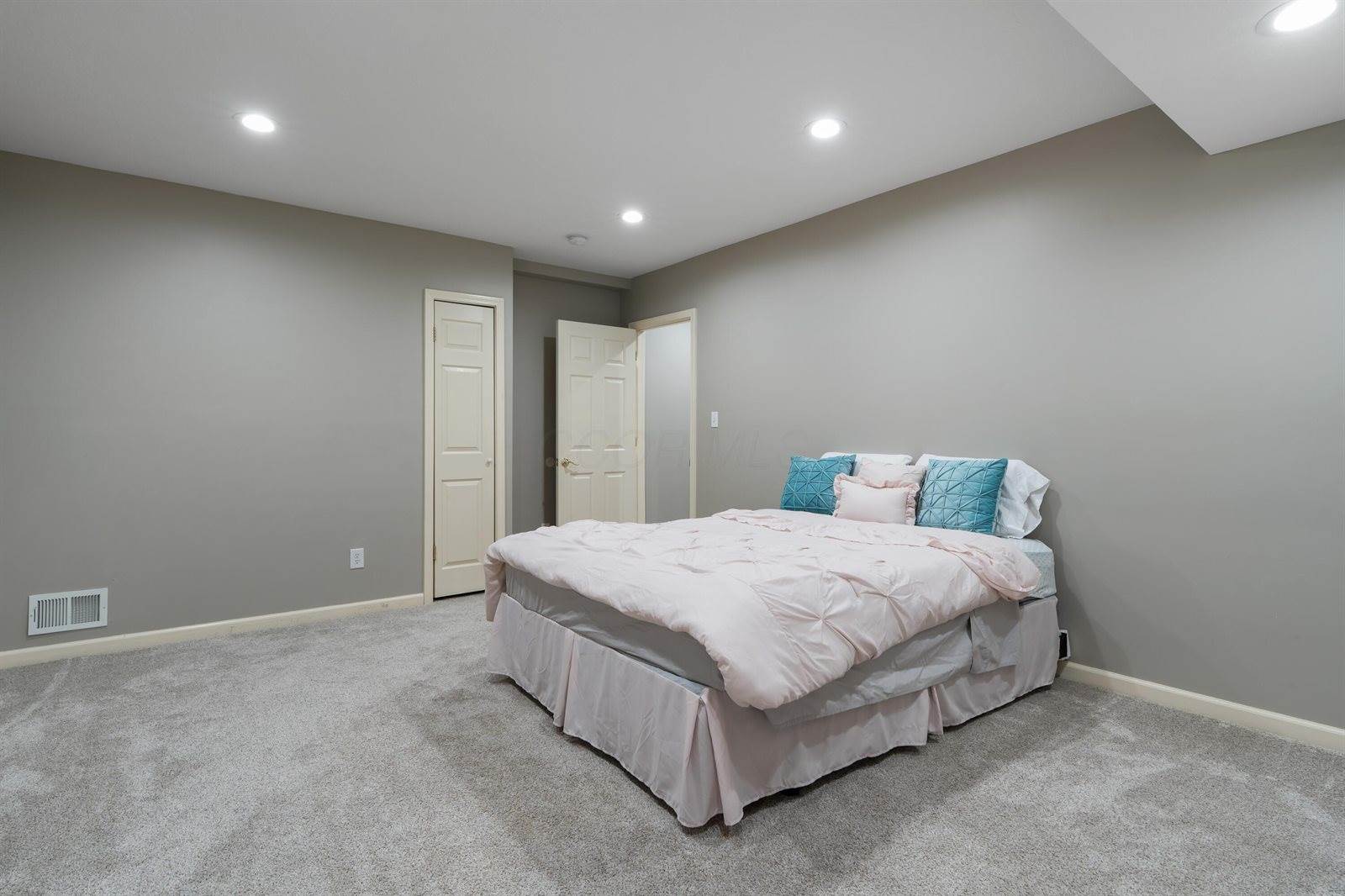 7050 Kellogg Drive, Powell, OH 43065