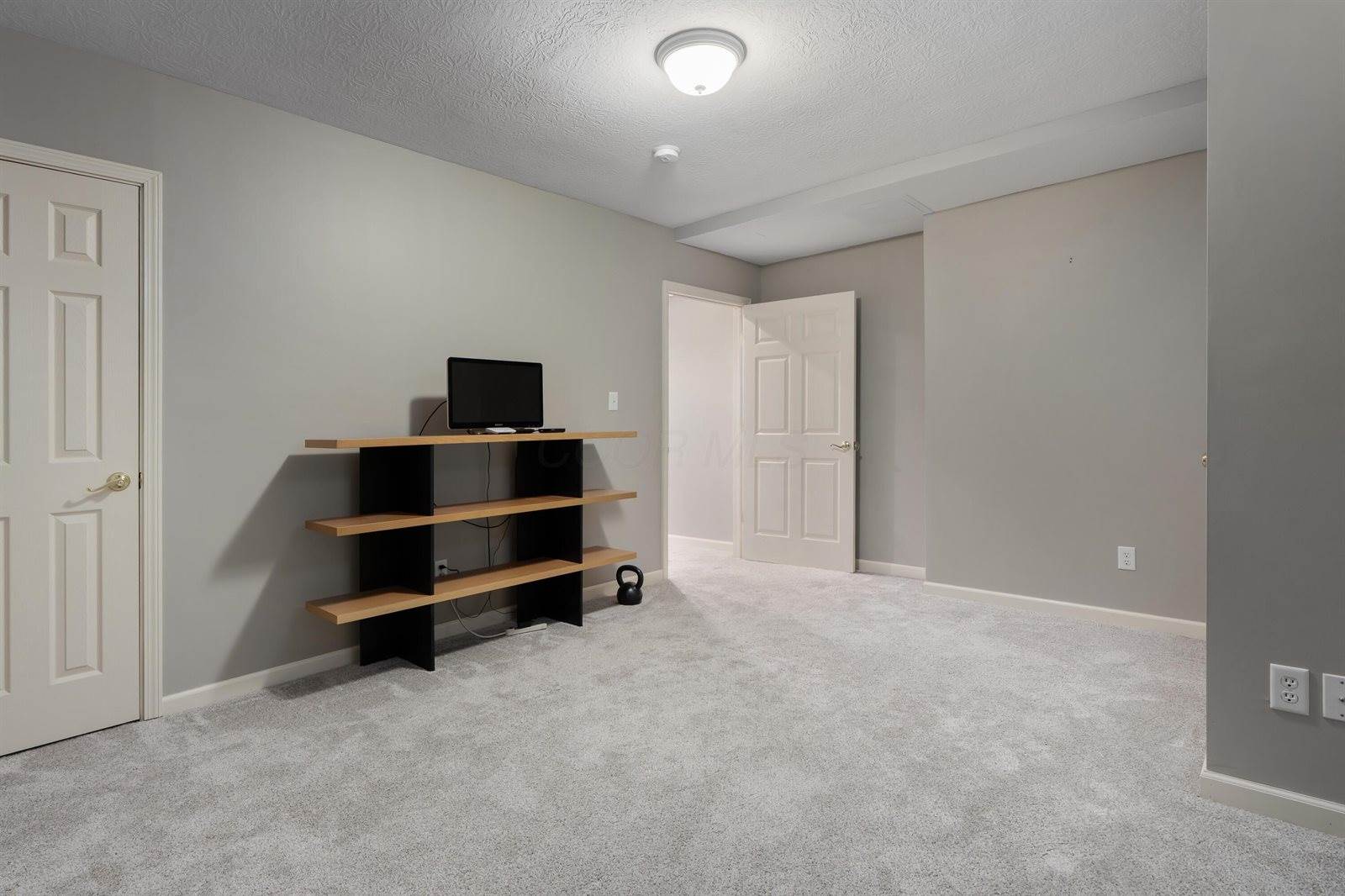 7050 Kellogg Drive, Powell, OH 43065