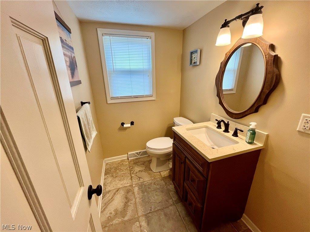 6301 Apache Lane, Poland, OH 44514