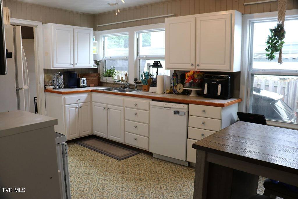 2505 Osborne Street, Bristol, VA 24201