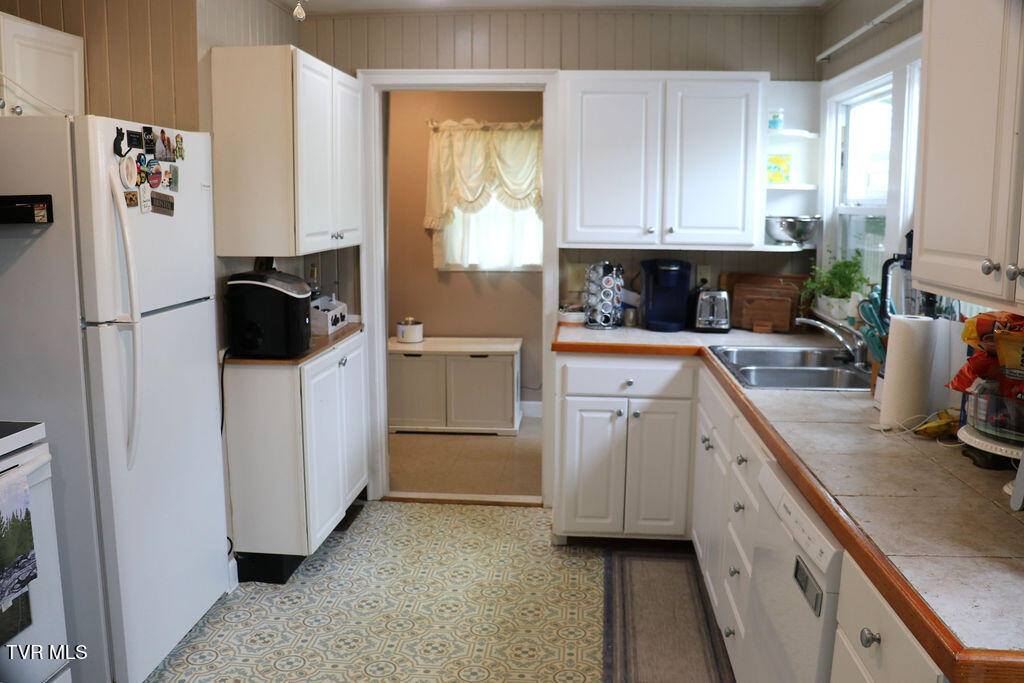 2505 Osborne Street, Bristol, VA 24201