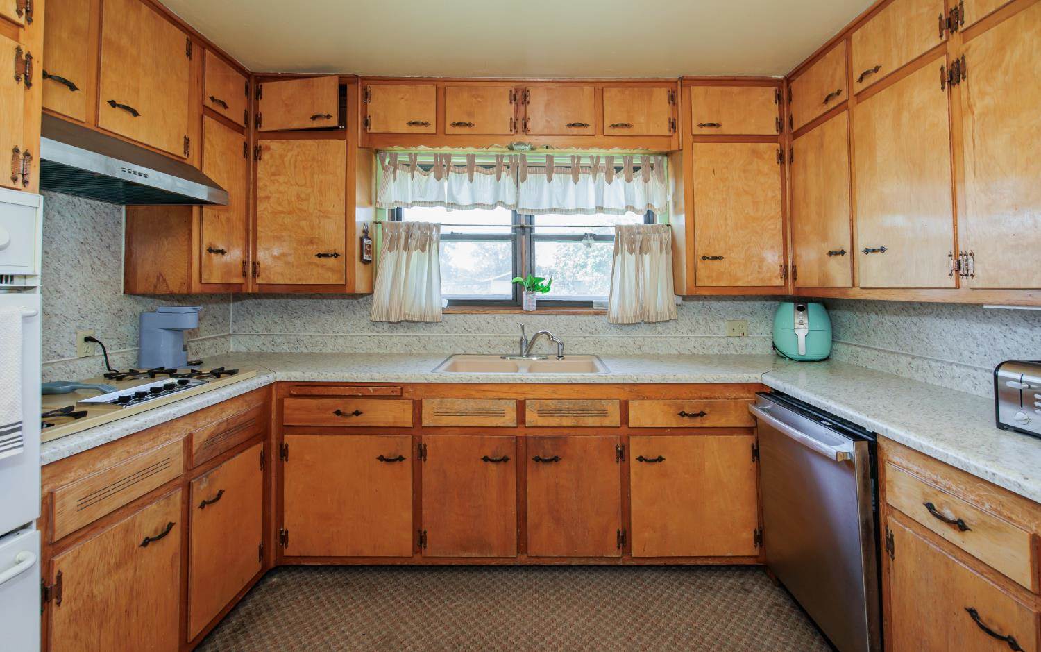 301 East Sherman Avenue, Johnson, KS 67855