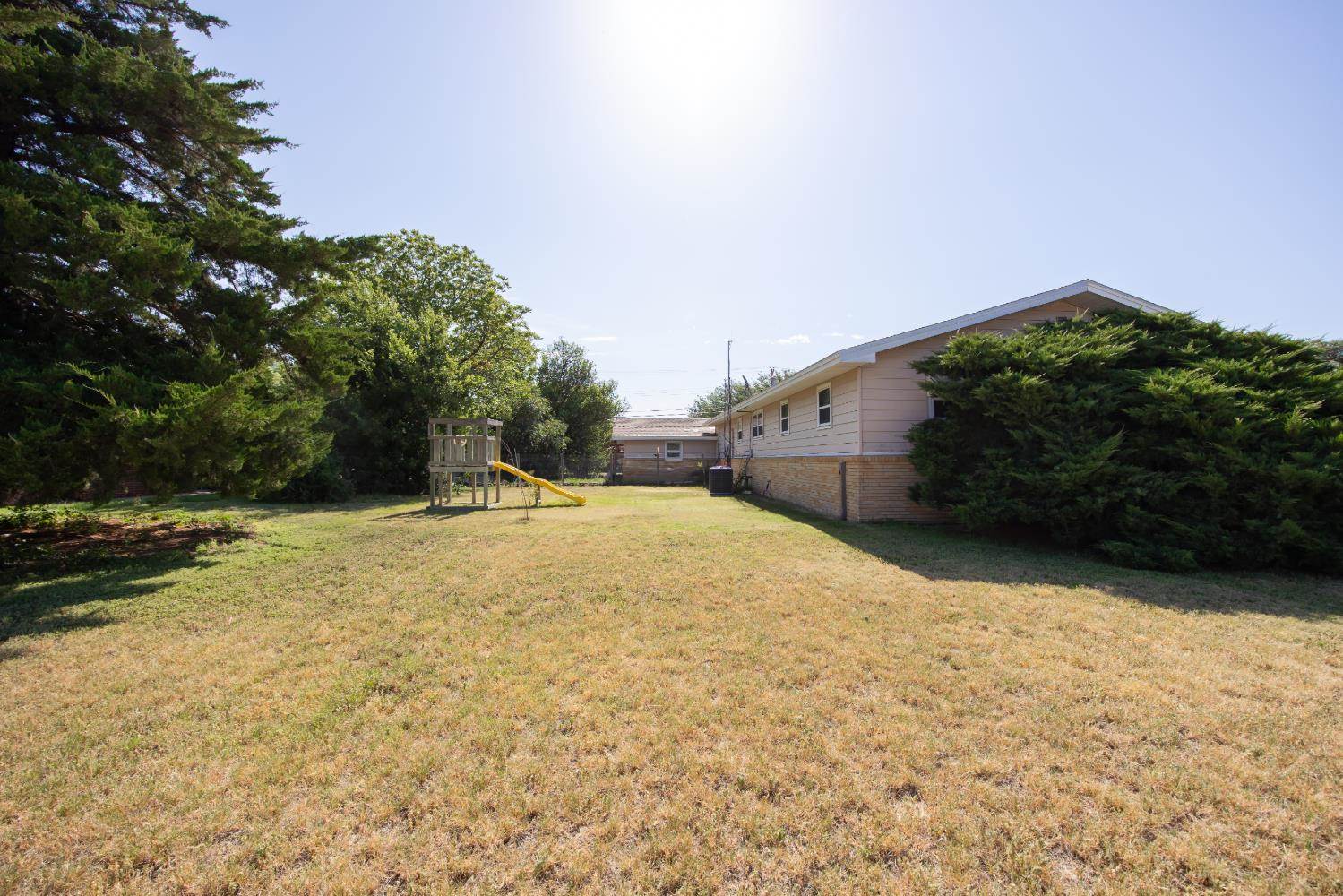 301 East Sherman Avenue, Johnson, KS 67855