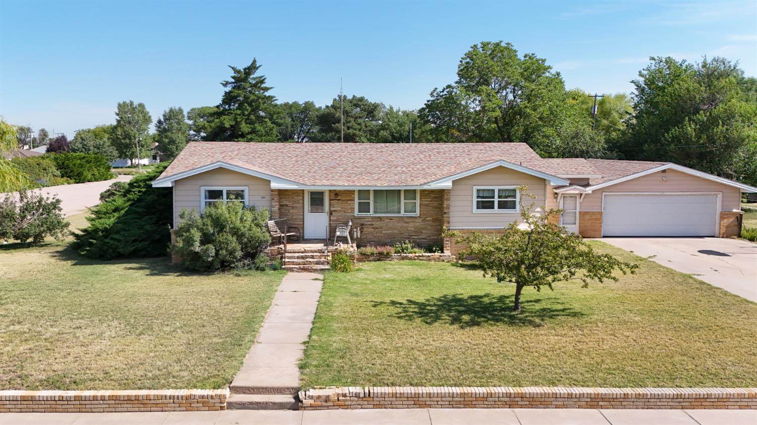 301 East Sherman Avenue, Johnson, KS 67855