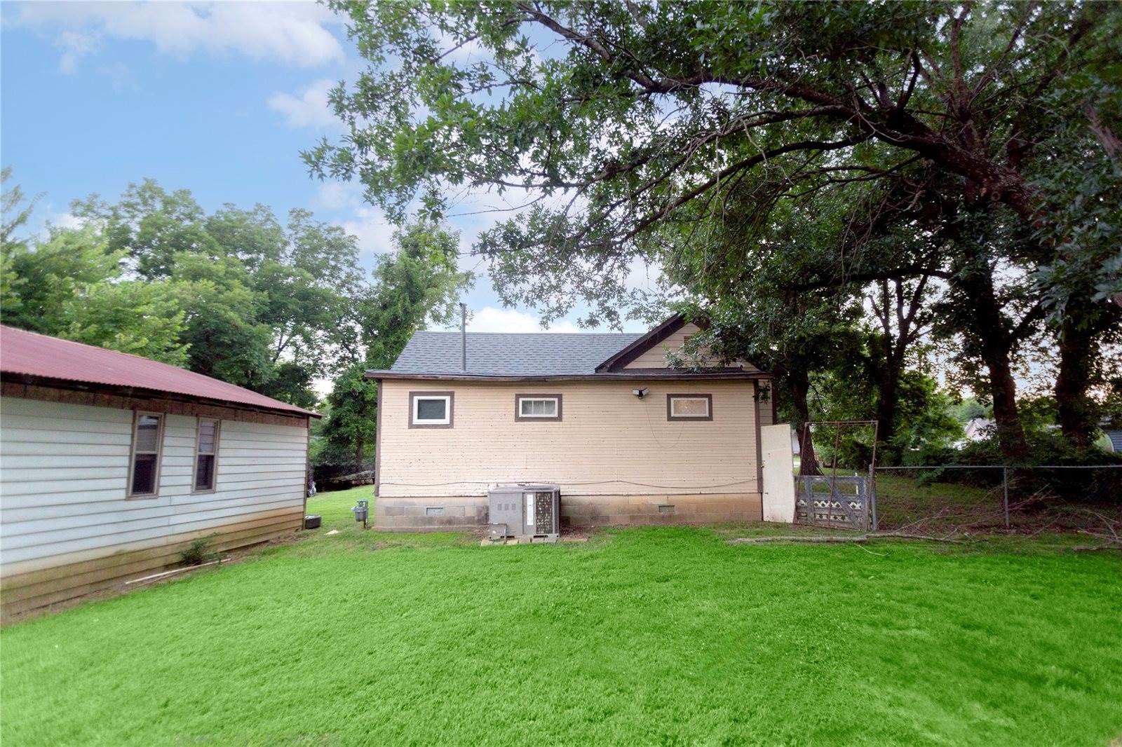 60 SW 2nd Street, Krebs, OK 74554