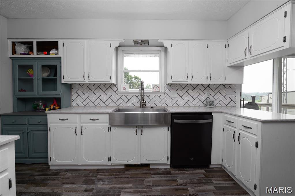 20020 Richfield Rd, Richland, MO 65556
